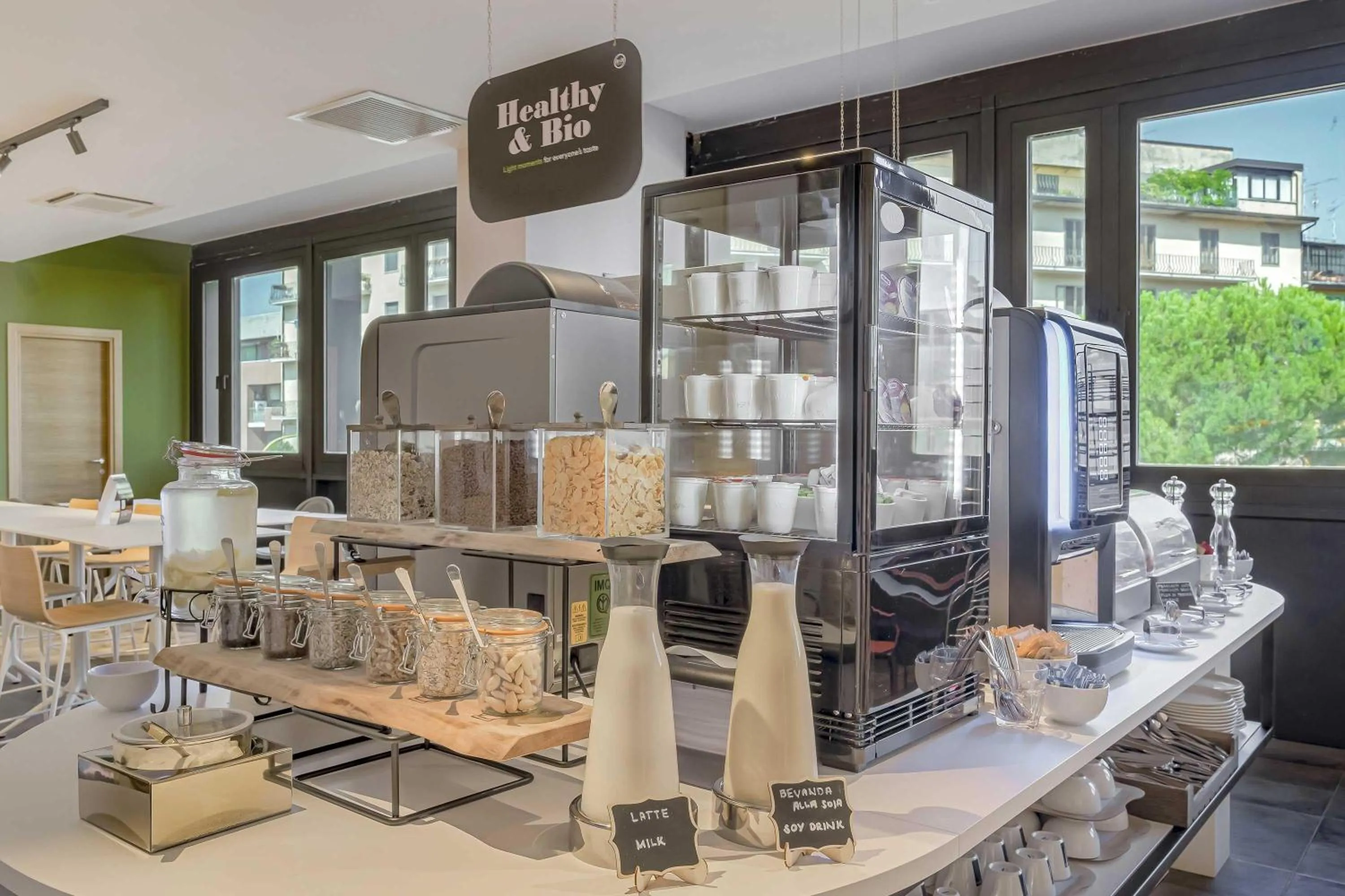 Restaurant/places to eat in B&B HOTEL Prato City Center