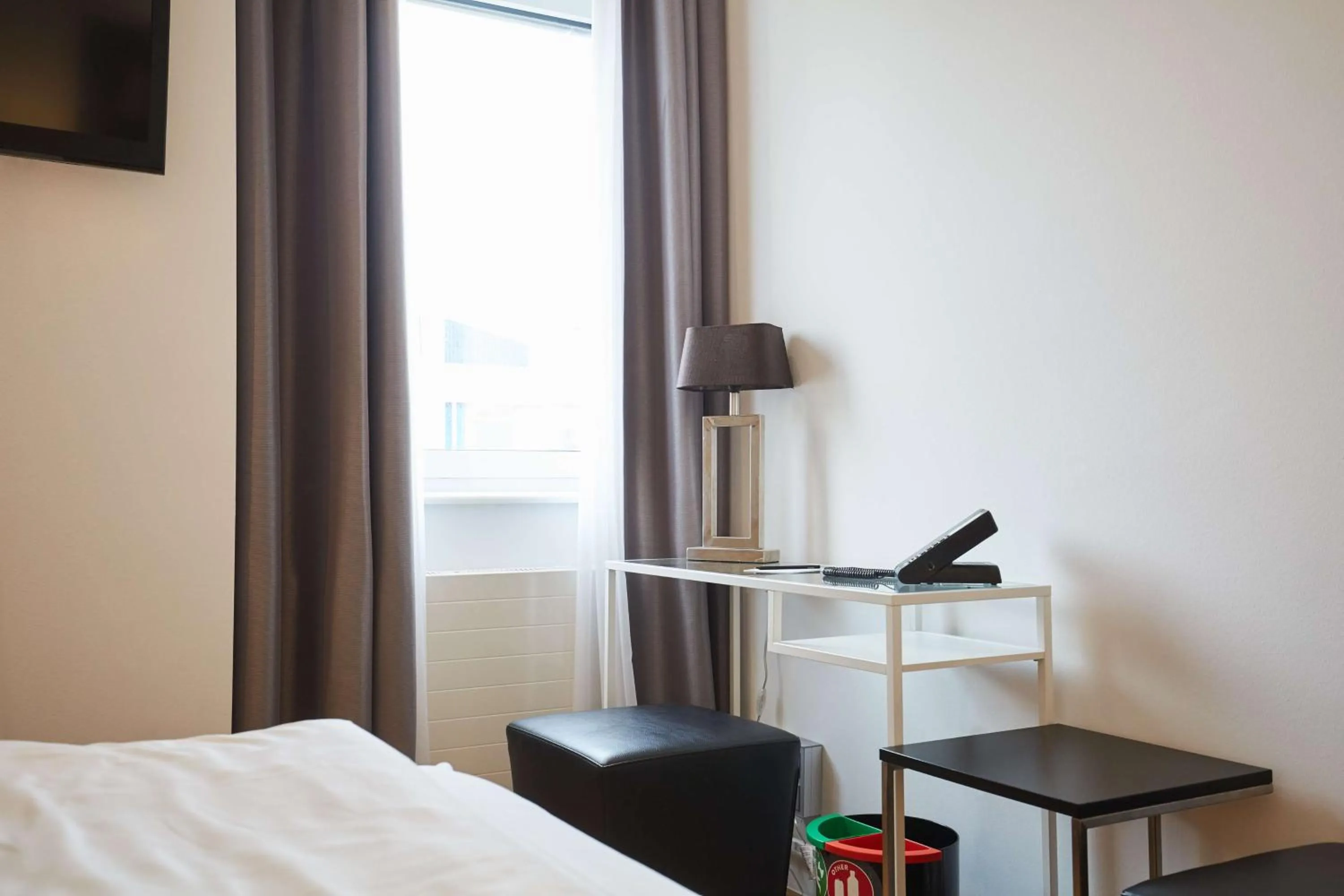 Photo of the whole room, Bed in Scandic Berlin Kurfürstendamm