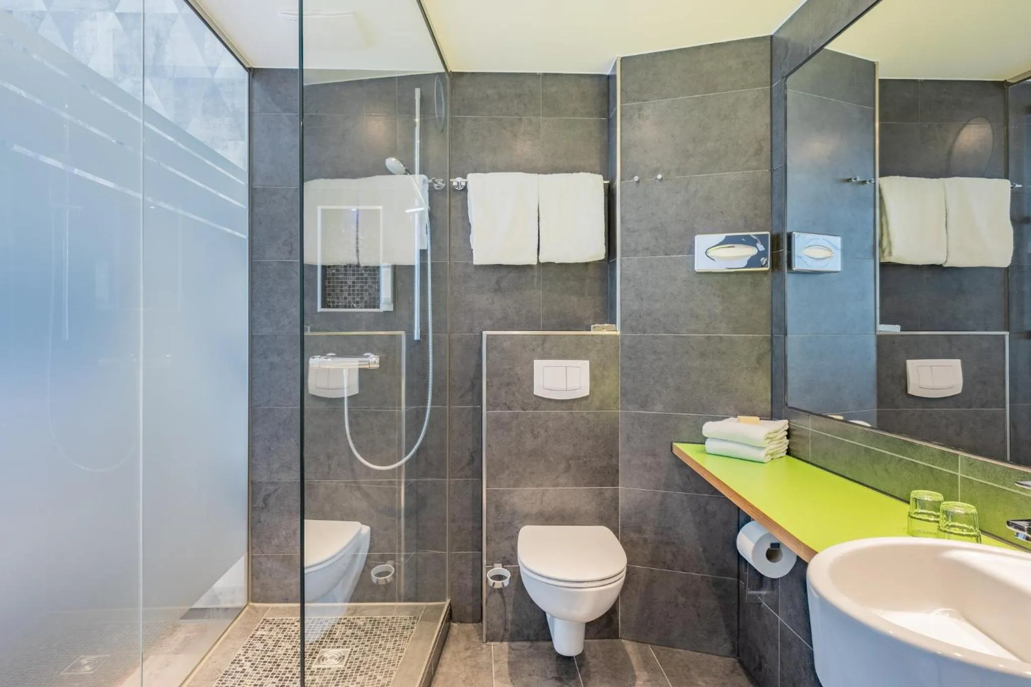 Bathroom in Garner Hotel Bremen City by IHG