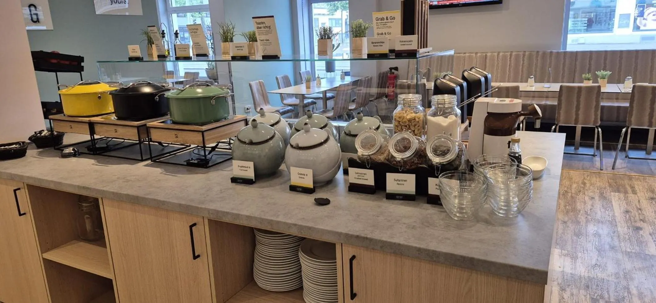 Breakfast in Garner Hotel Bremen City by IHG