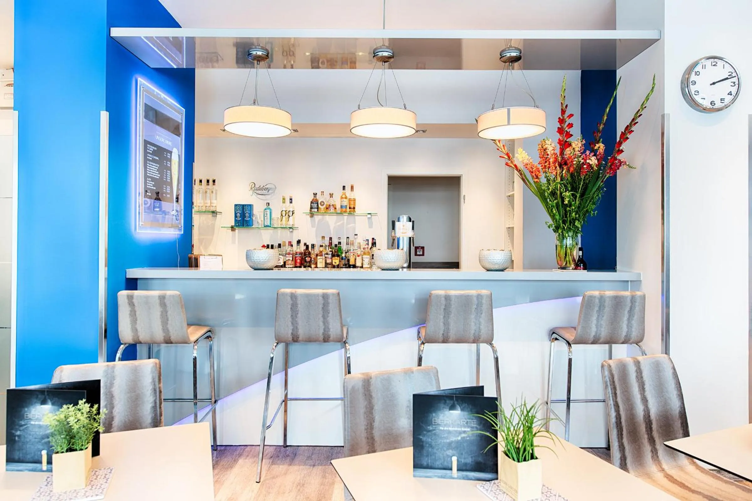 Lounge or bar in Garner Hotel Bremen City by IHG