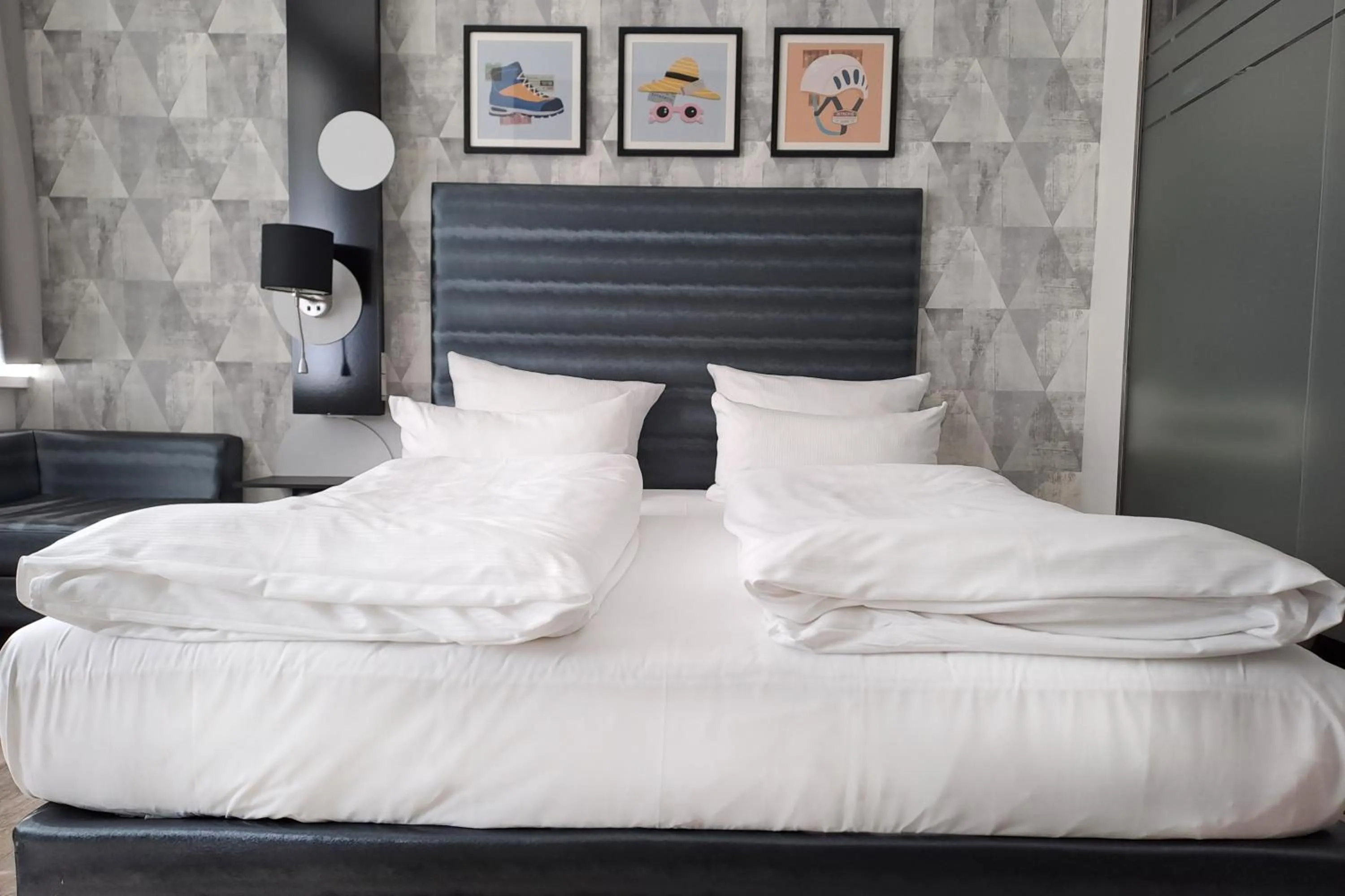 Photo of the whole room, Bed in Garner Hotel Bremen City by IHG