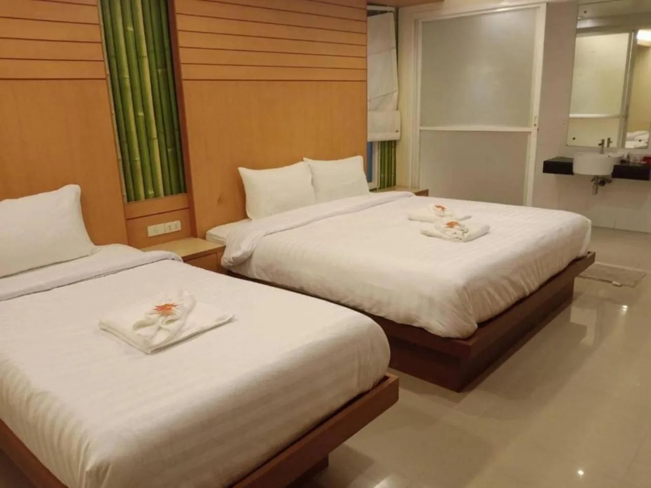 Photo of the whole room, Bed in Patong Terrace Hotel