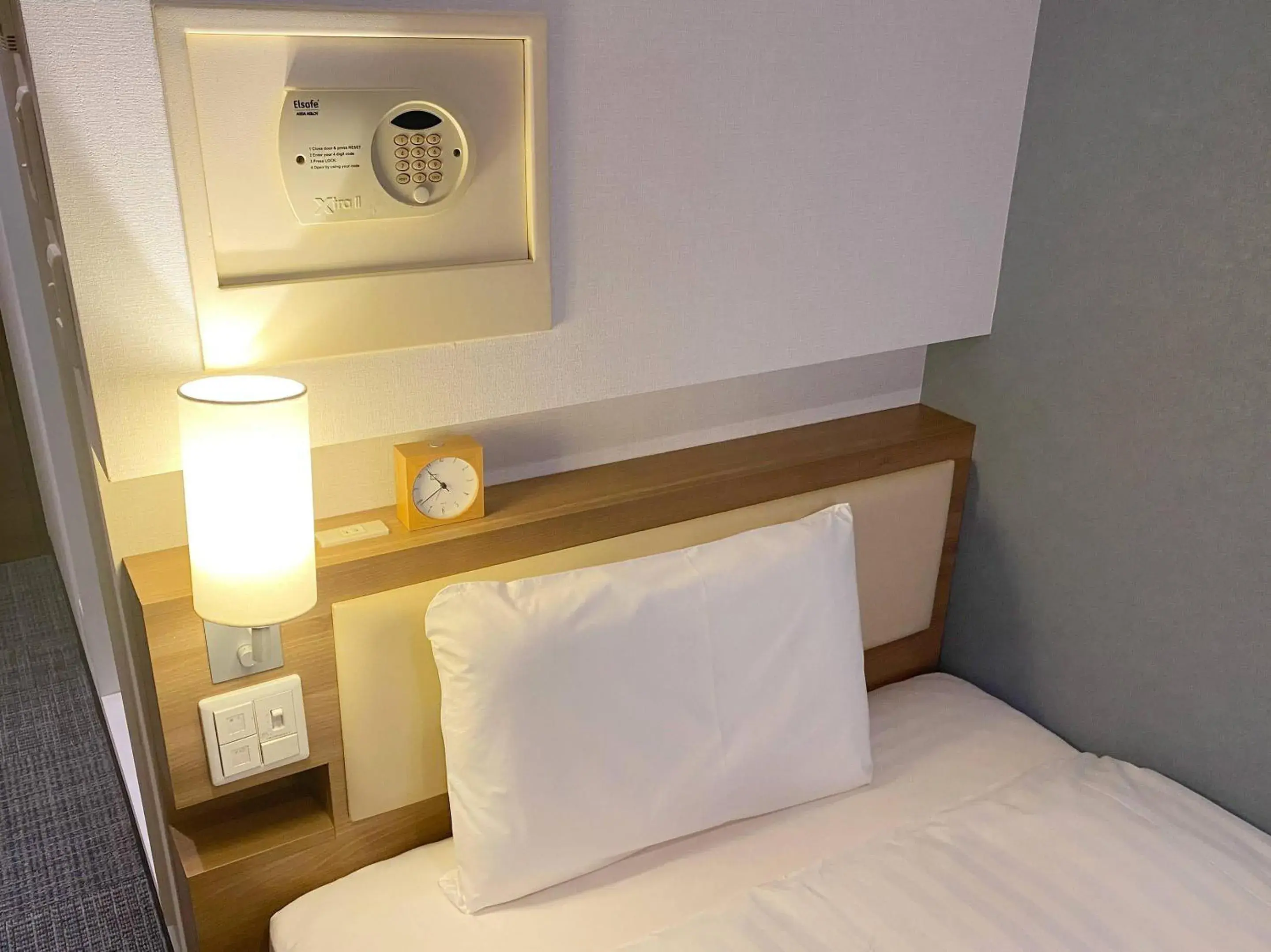 Bedroom, Bed in Comfort Inn Nagoya Sakae Bedroom, Bed in Comfort Inn Nagoya Sakae