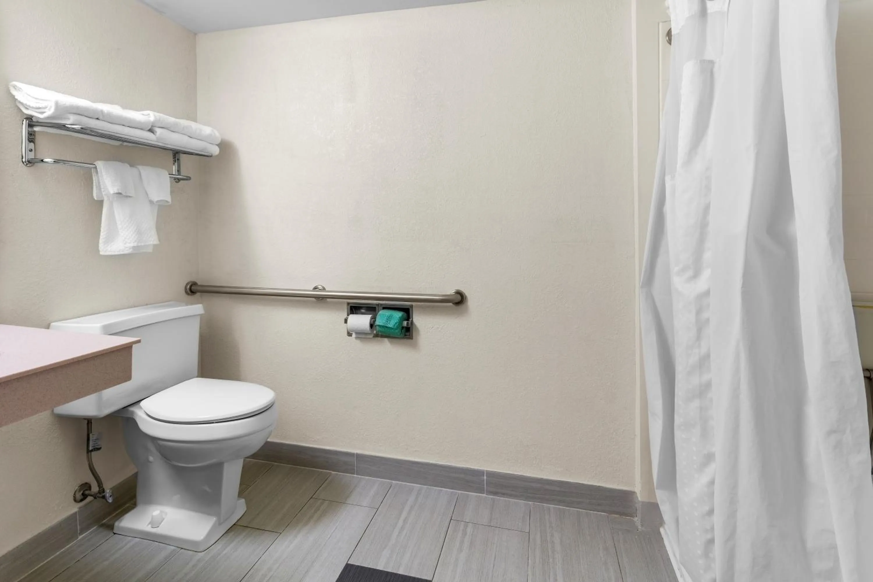 Bathroom in Suburban Studios