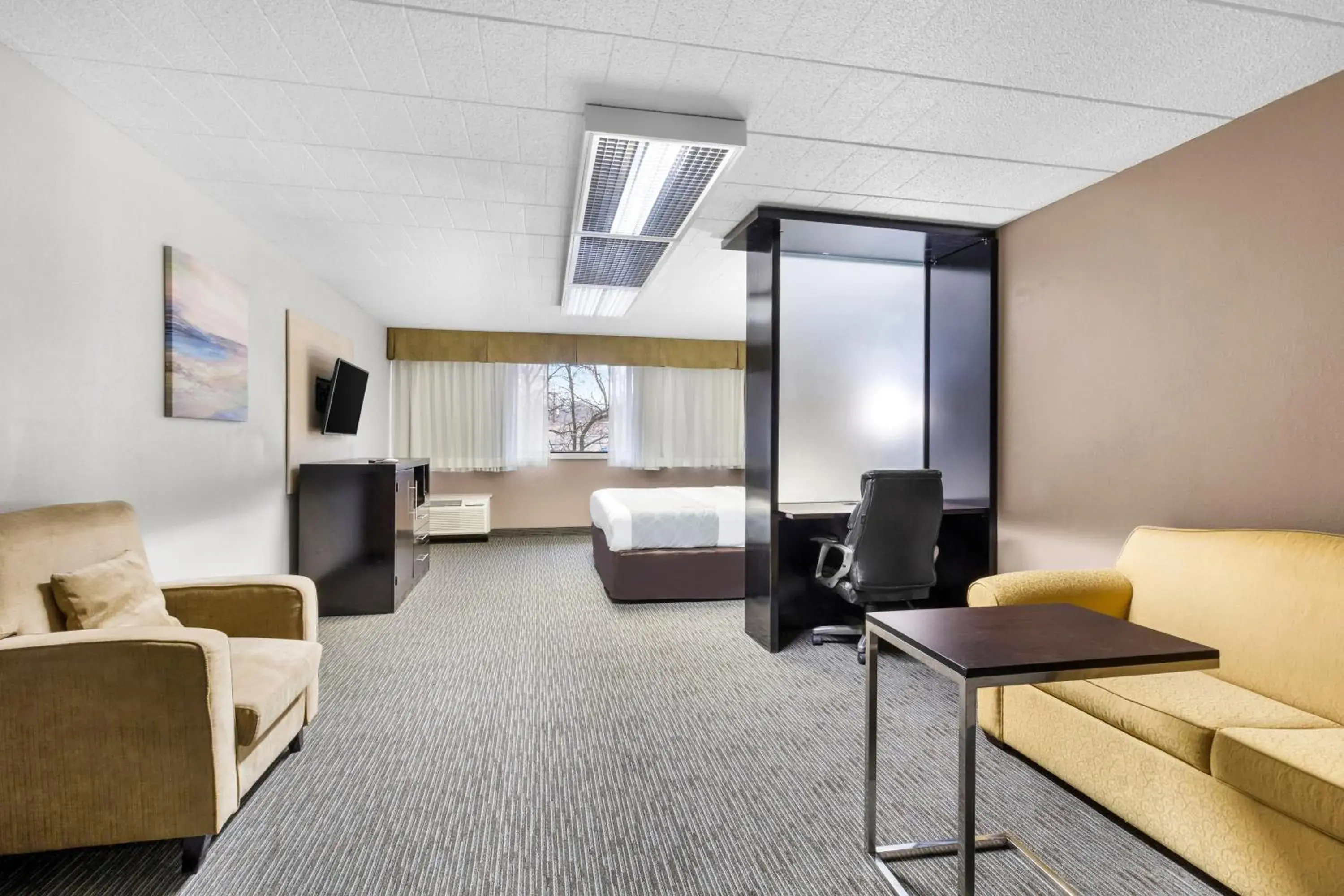 Photo of the whole room in Suburban Studios Photo of the whole room in Suburban Studios