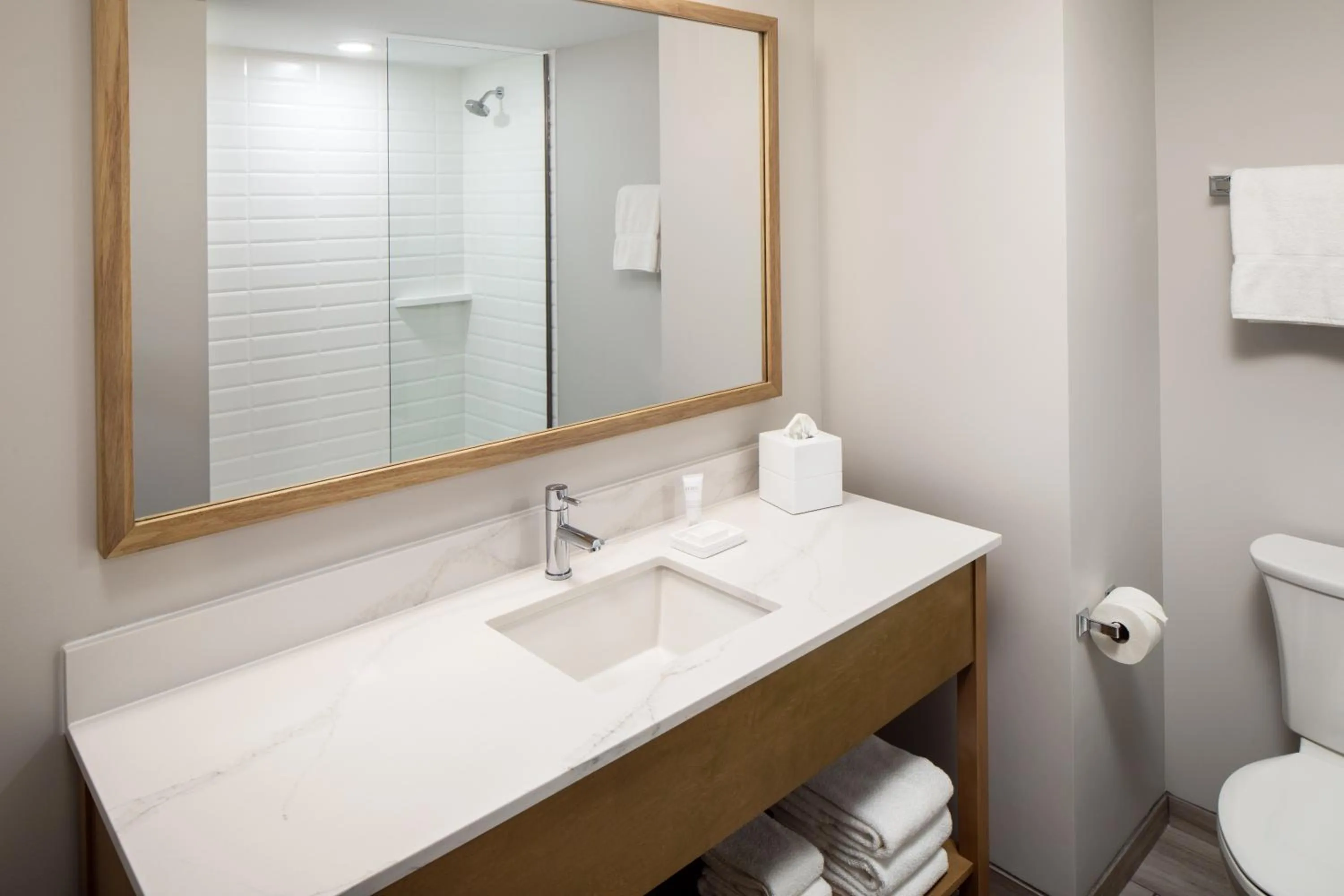 Shower in Hotel Ursa