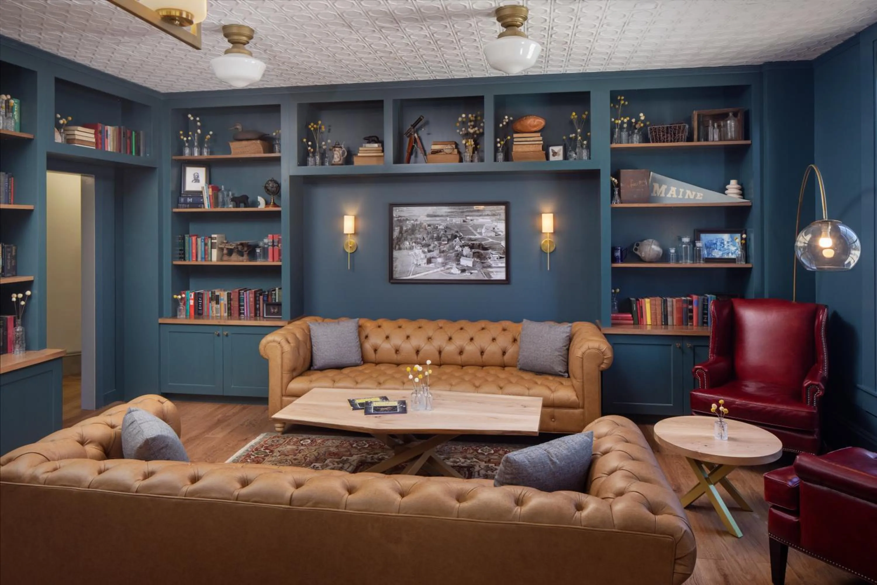 Library in Hotel Ursa