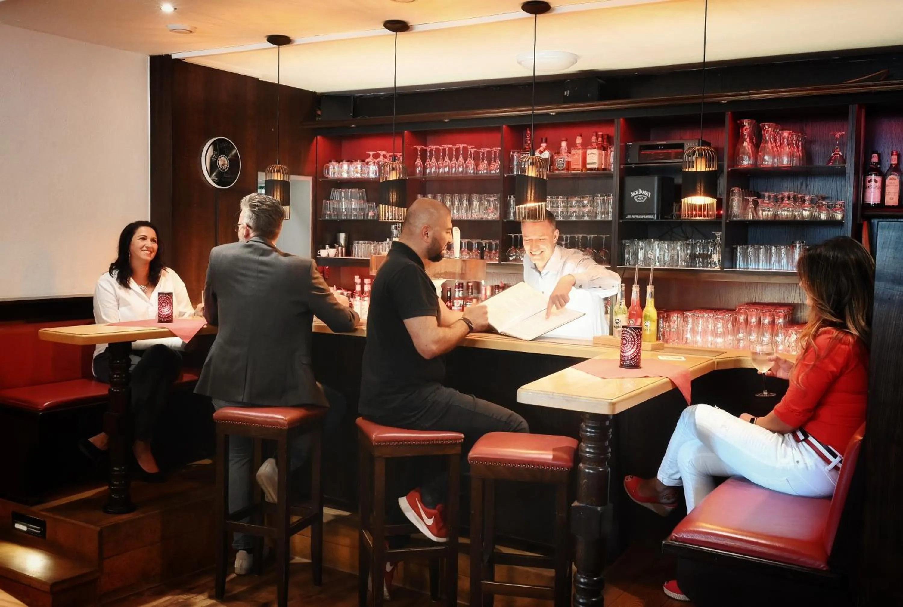 Restaurant/places to eat in Hotel Scirocco