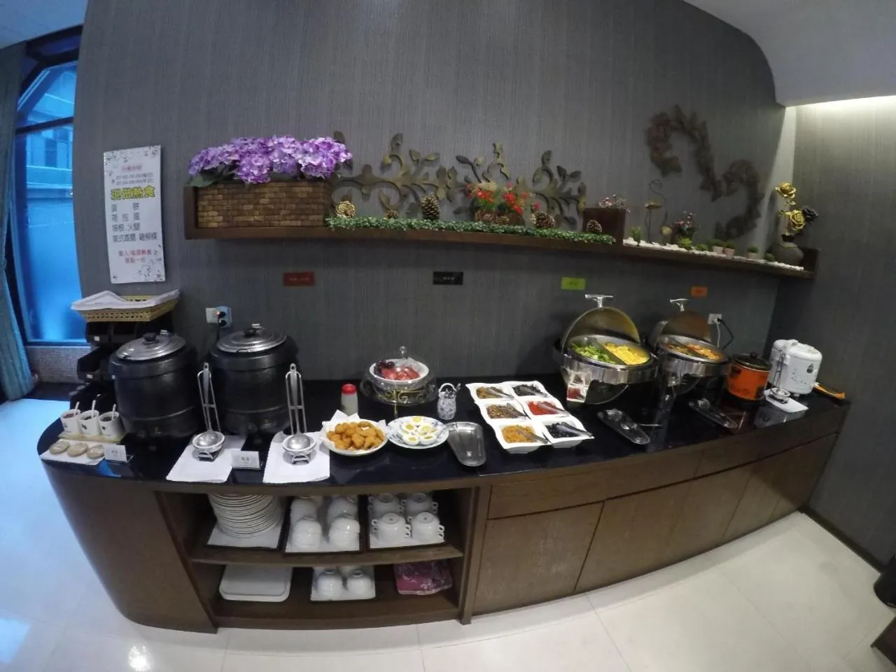 Buffet breakfast in 奇美國際商務旅館