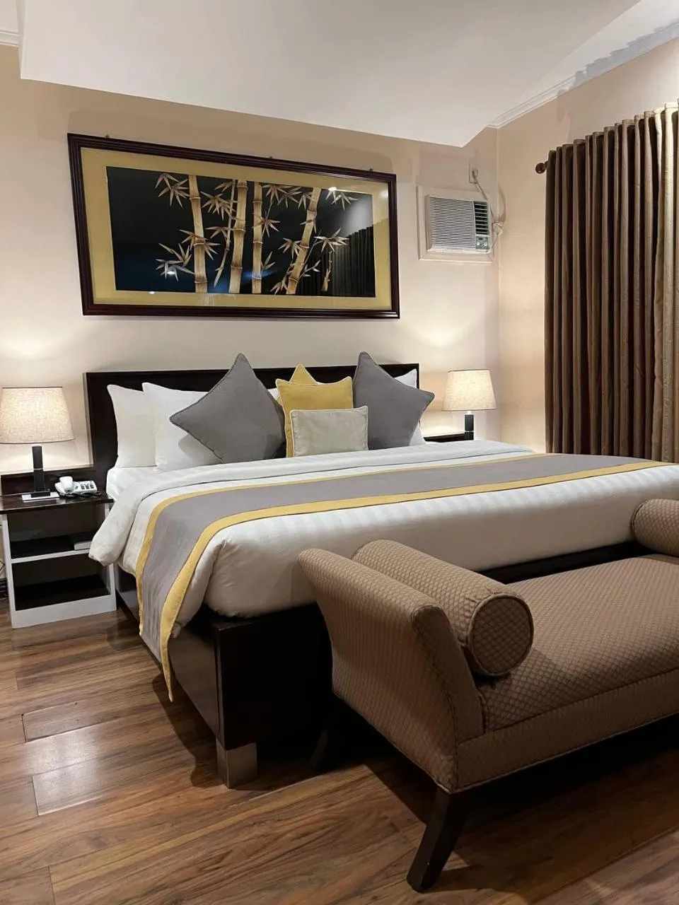 Bed in Subic Residencias