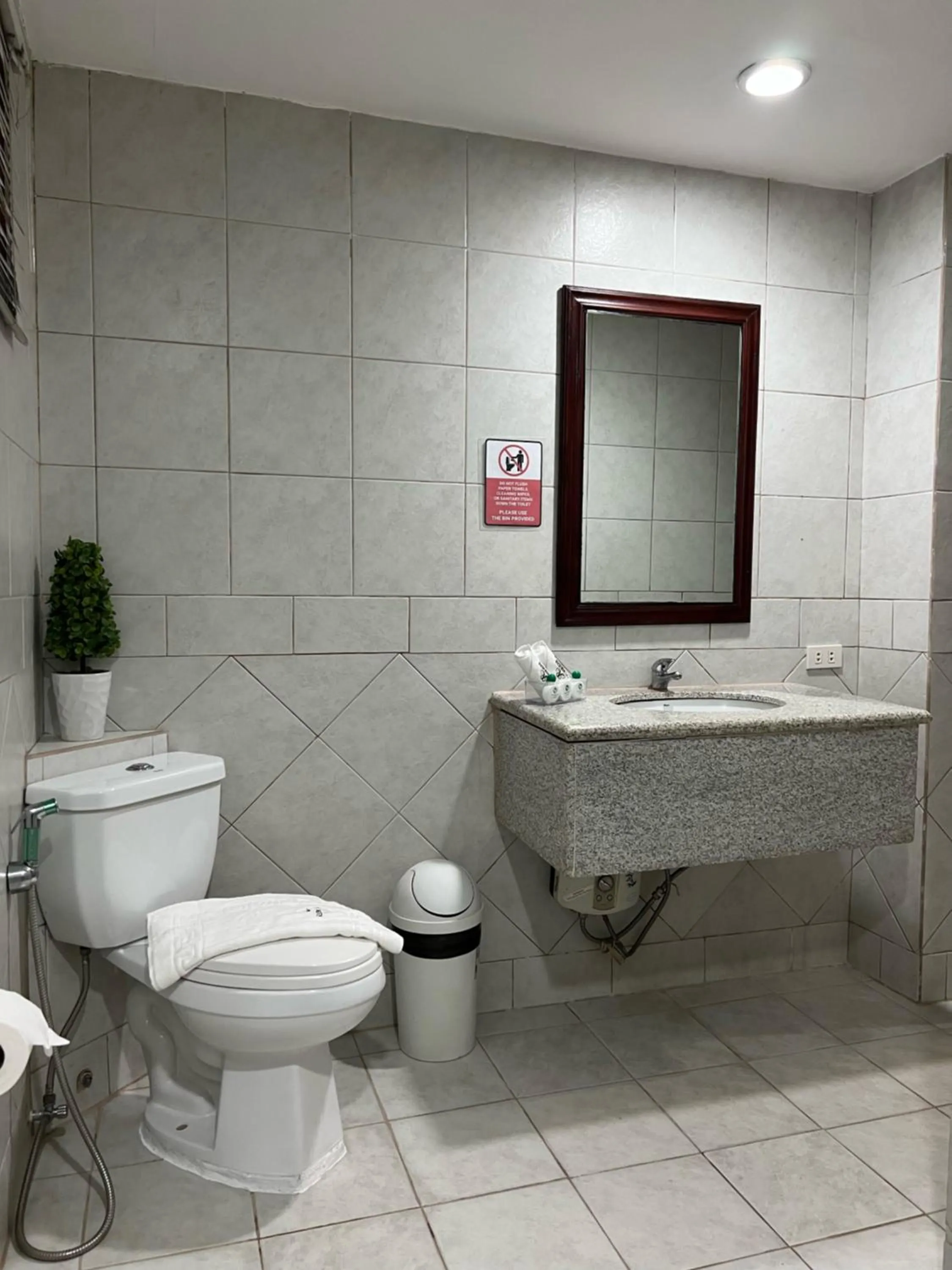 Bathroom in Subic Residencias