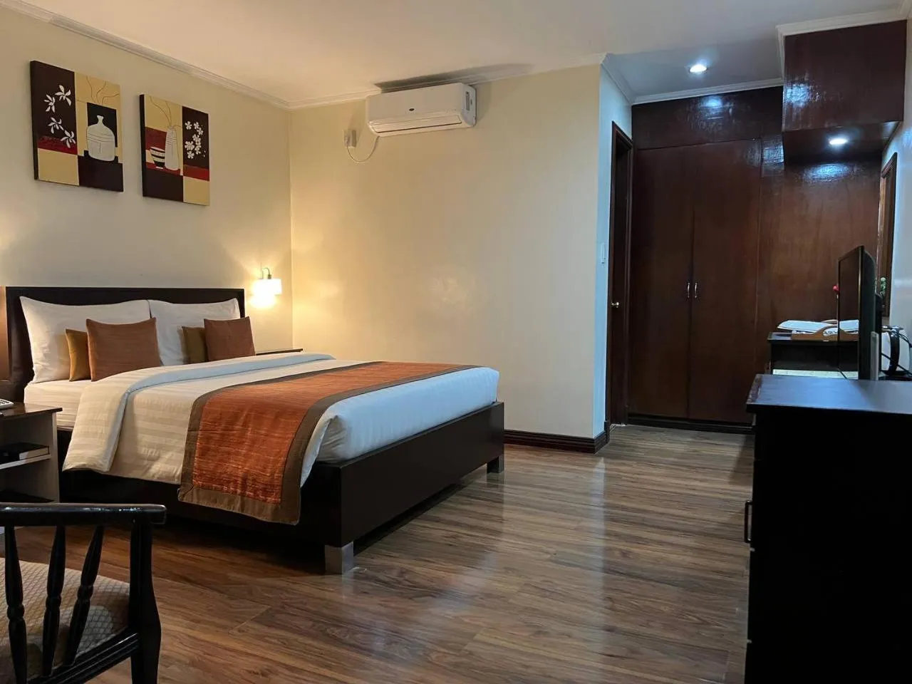 Bed in Subic Residencias