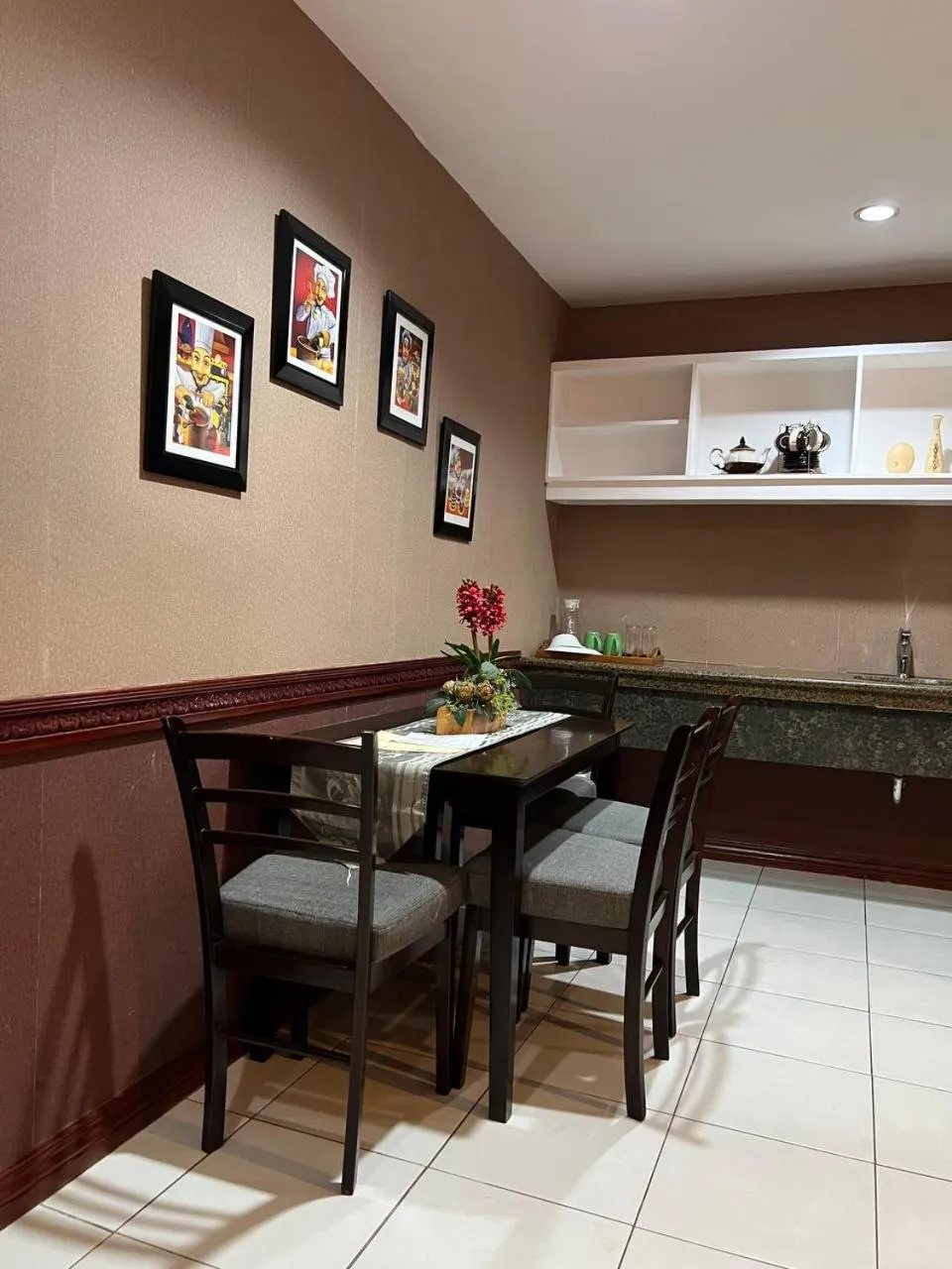 Dining area in Subic Residencias