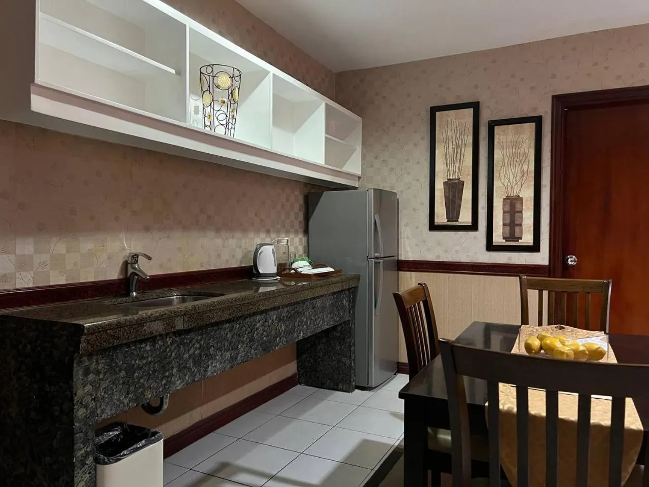 Dining area in Subic Residencias