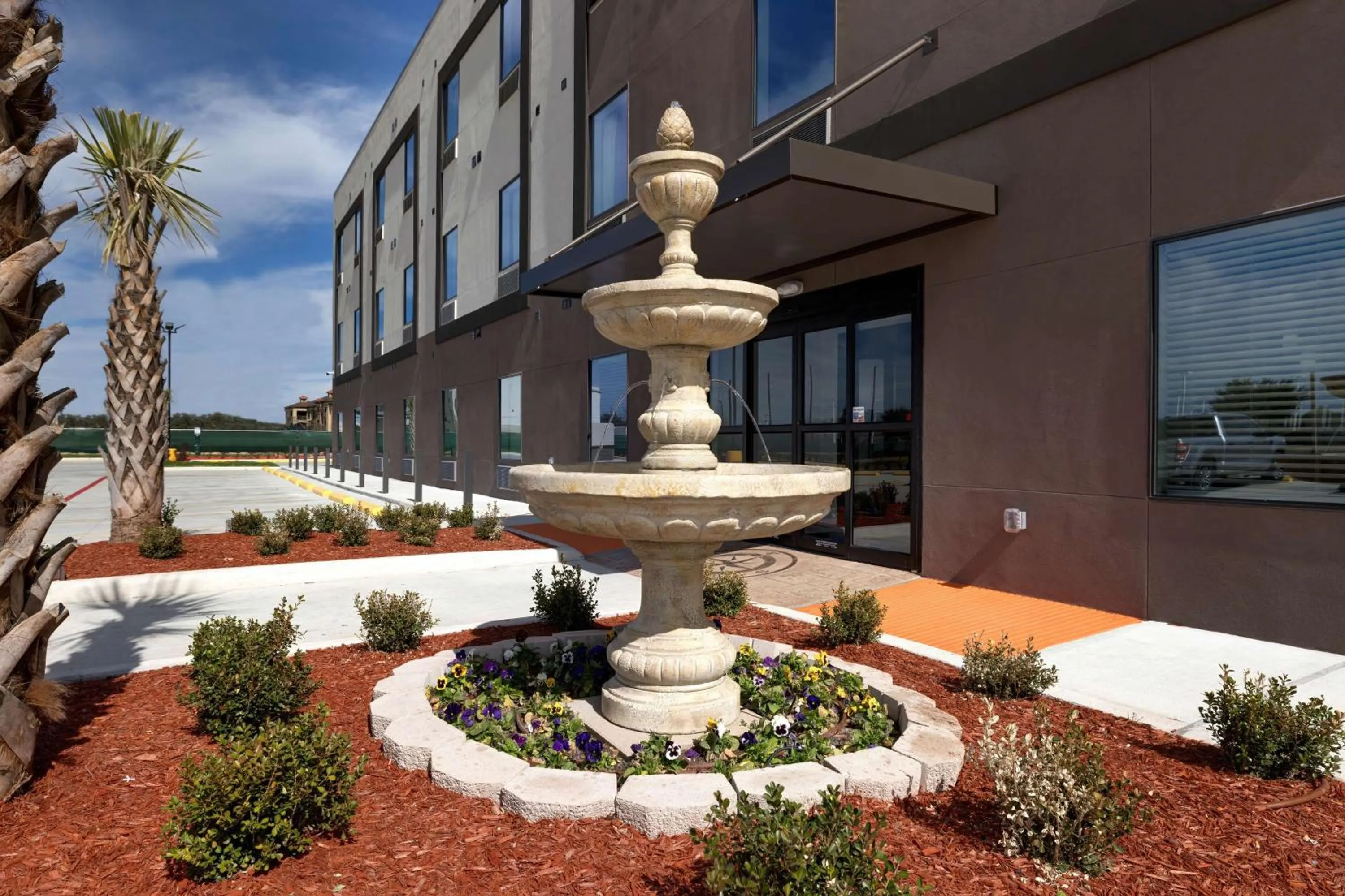 Property building in Studio 6 Katy, TX Energy Corridor