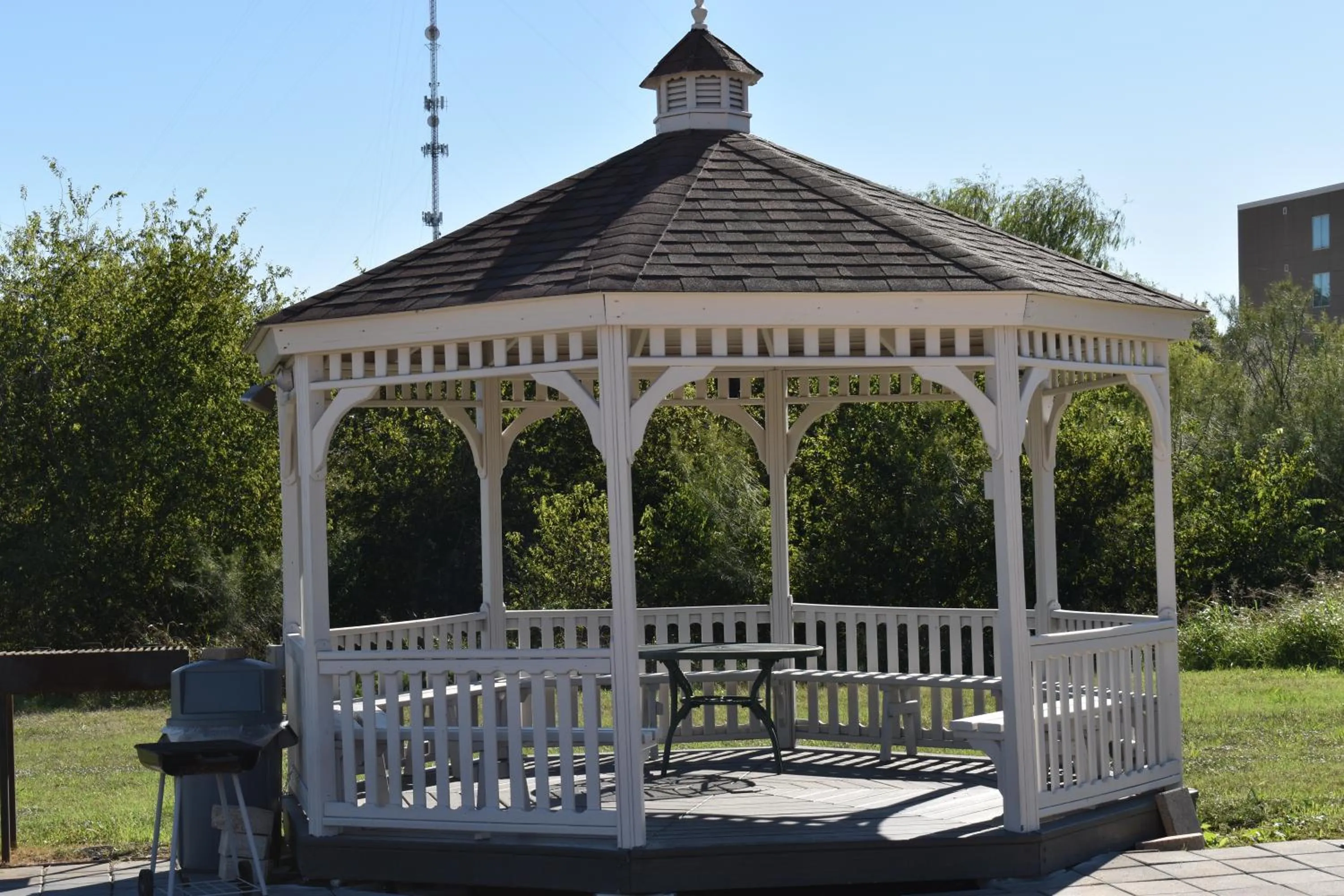 Garden in Studio 6 Suites Brenham, TX