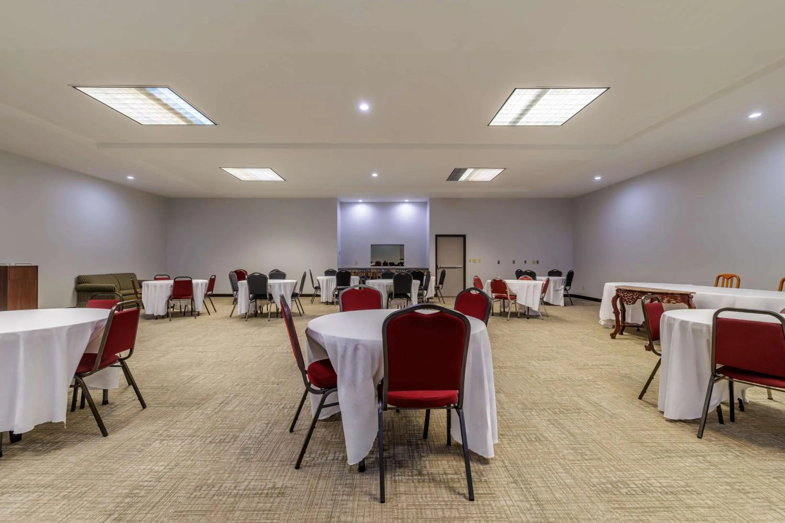 Meeting/conference room in Studio 6 Suites Brenham, TX