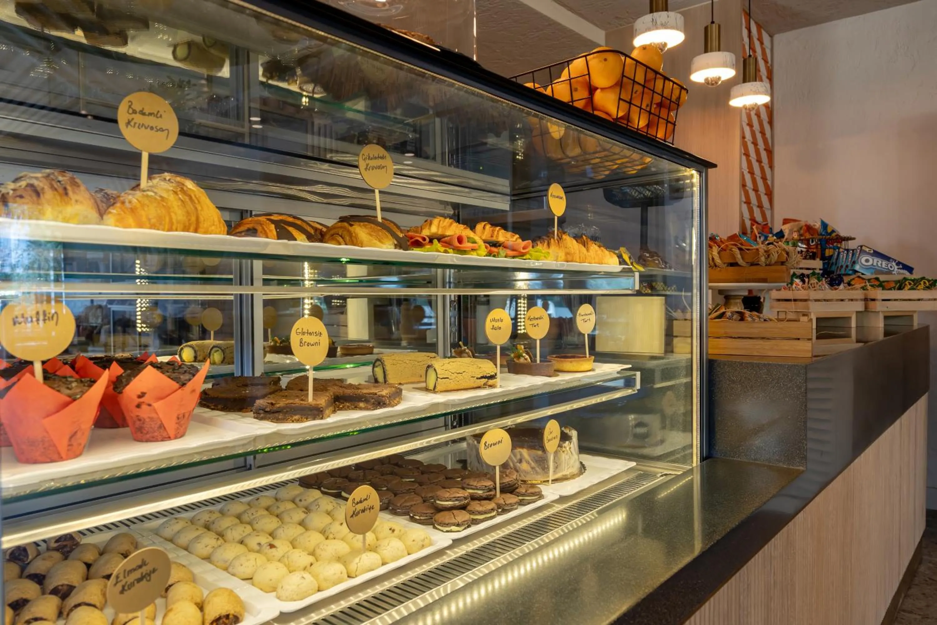 Lobby or reception in Oli Hotel and Suites