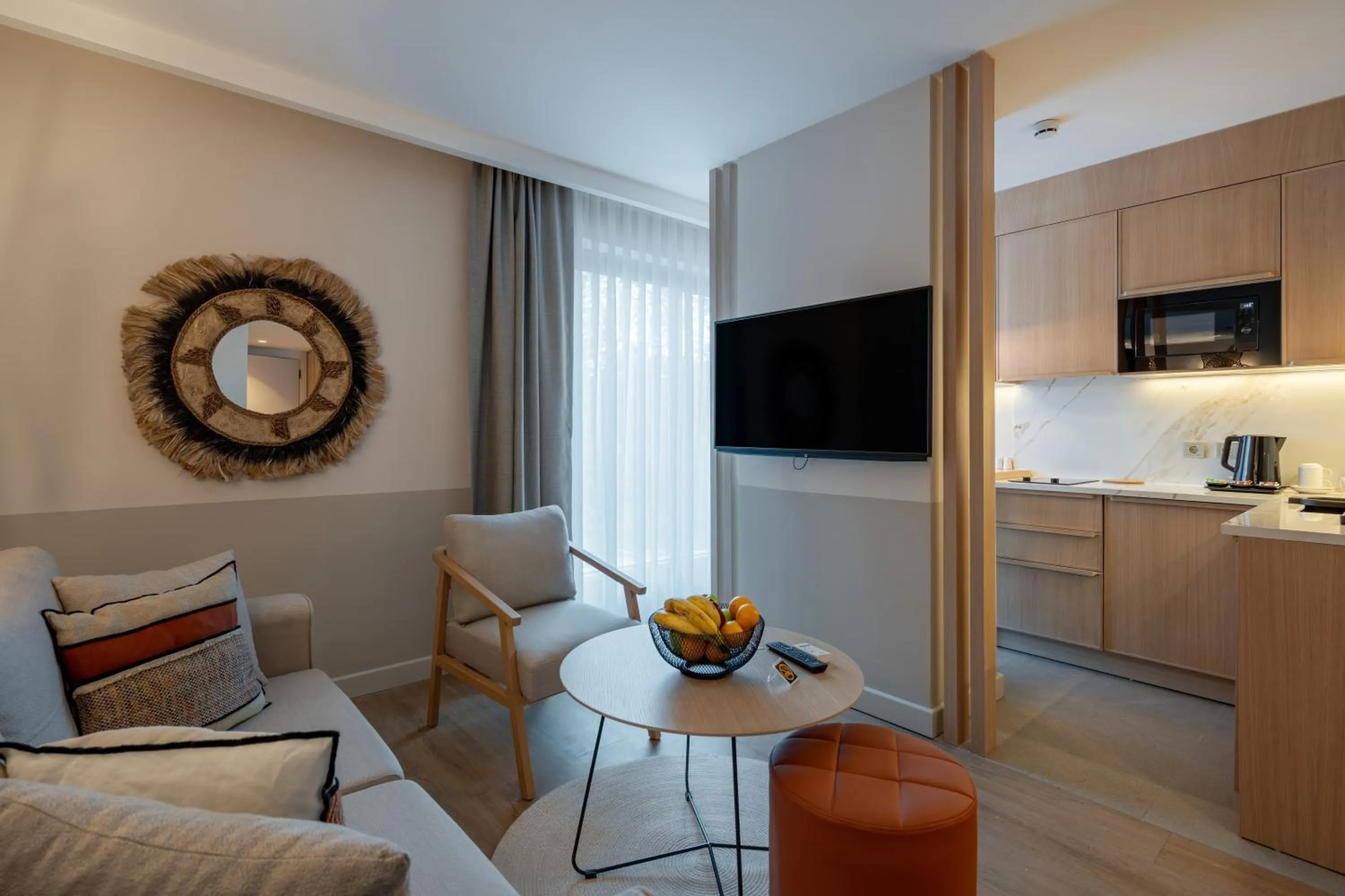 Oli Hotel and Suites