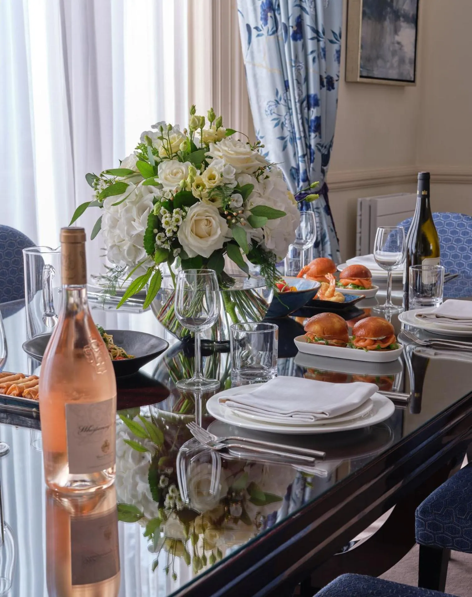 Dining area in The Apartments by The Sloane Club