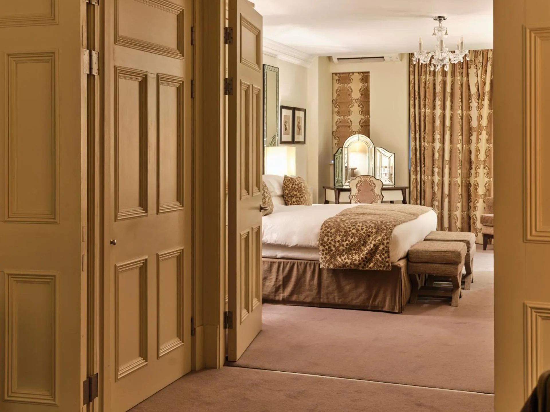Bedroom, Bed in The Apartments by The Sloane Club