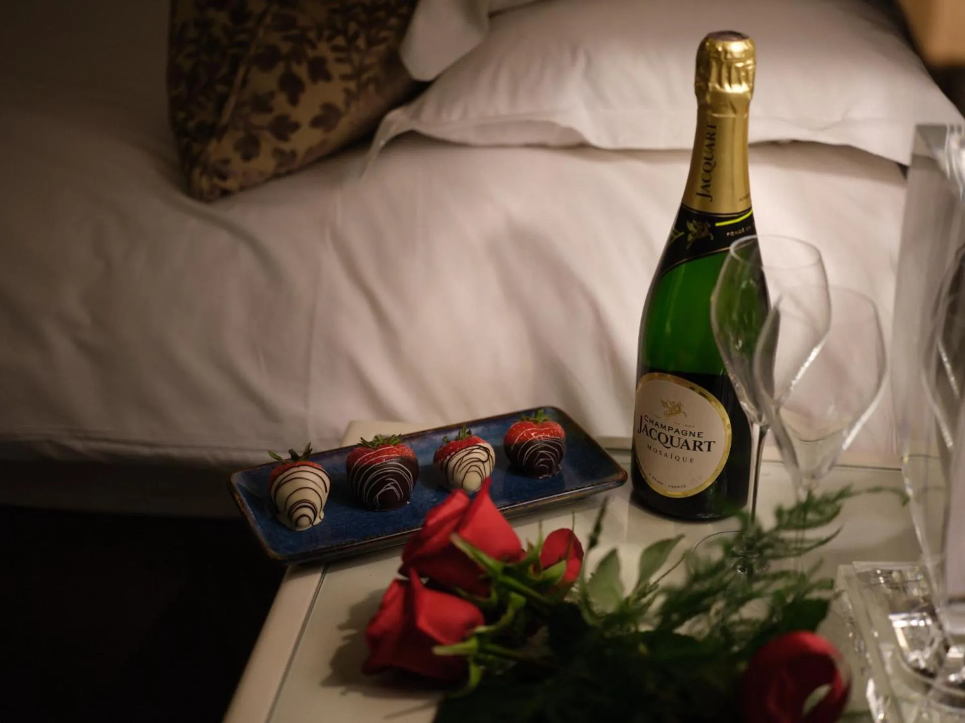 room service, Bed in The Apartments by The Sloane Club