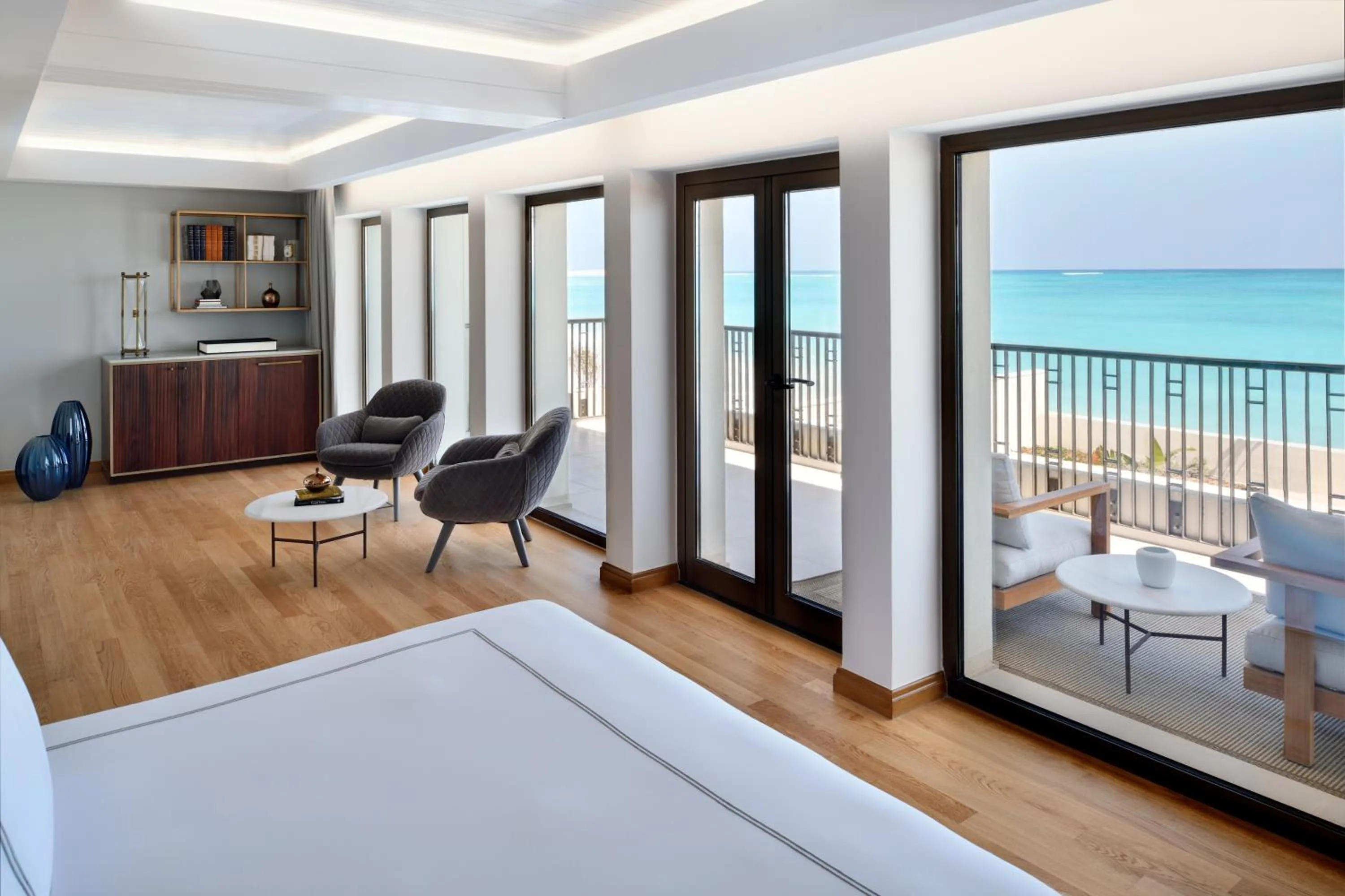 Balcony/Terrace, Bed in Al Alamein Hotel