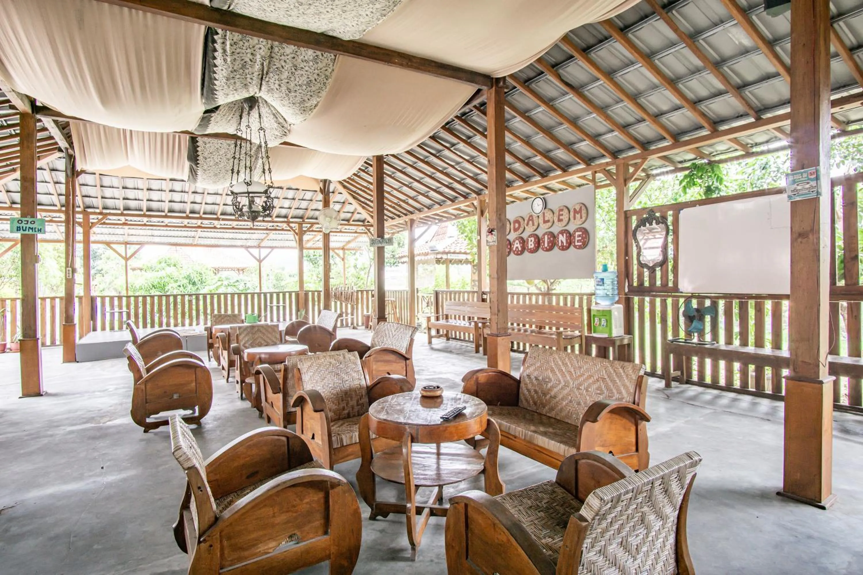 Lobby or reception in Joglo Ndalem Sabine Syariah