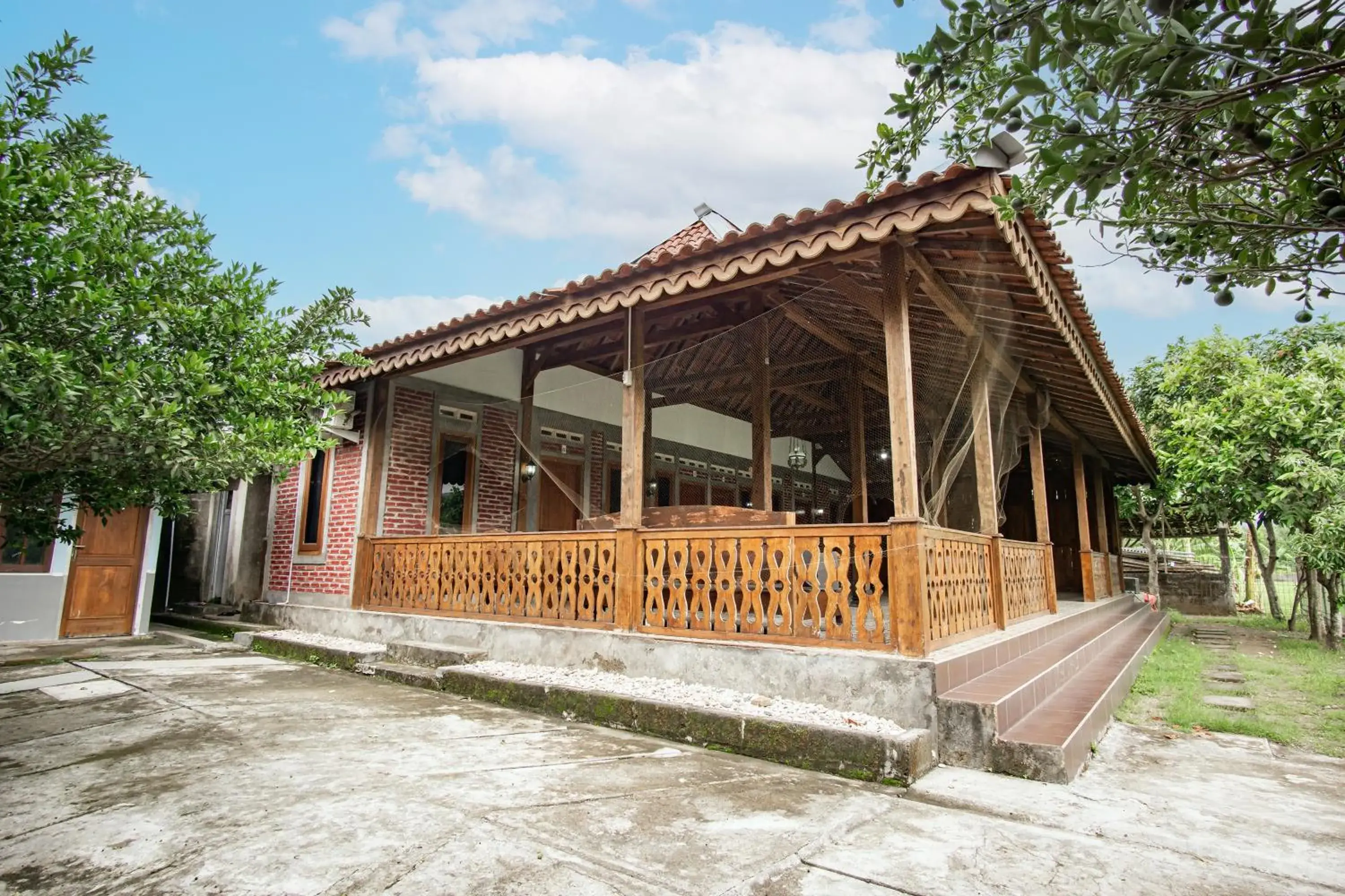 Property building in Joglo Ndalem Sabine Syariah Property building in Joglo Ndalem Sabine Syariah