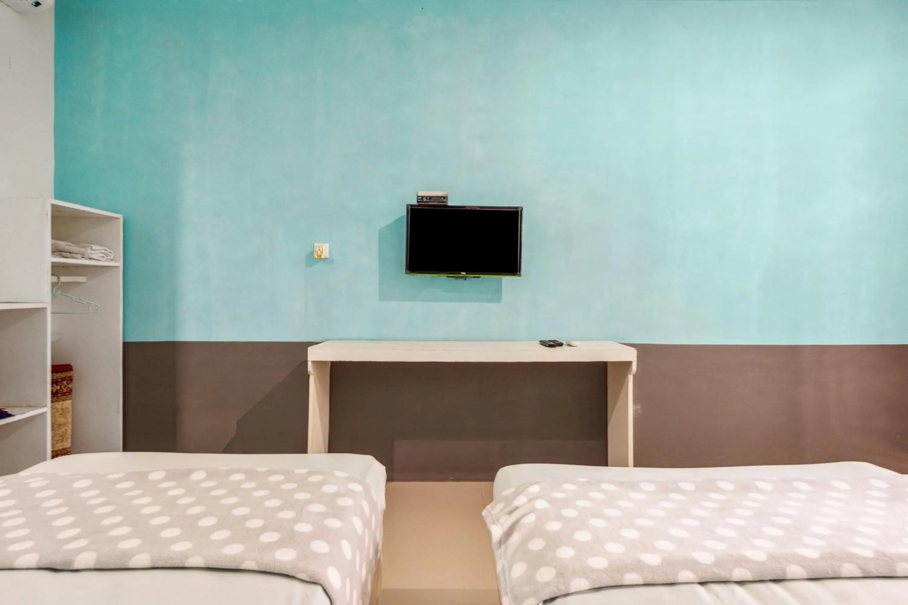 Bed in Joglo Ndalem Sabine Syariah