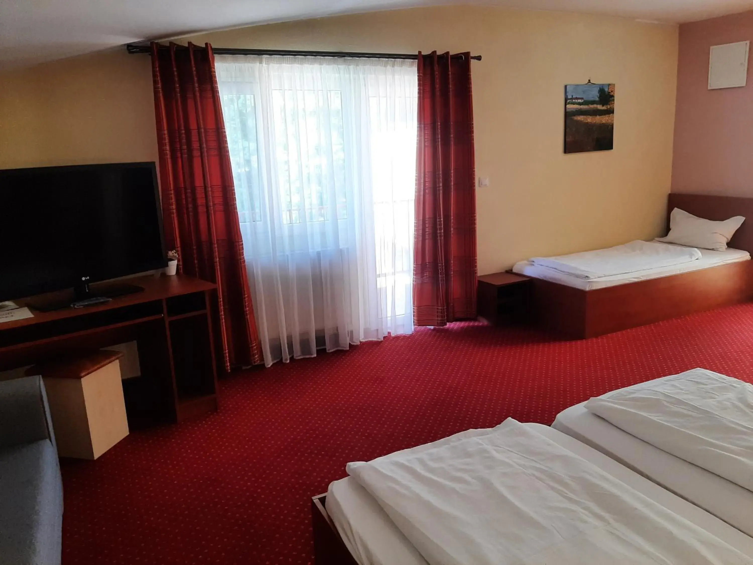 Triple Room with Mountain View in Pensiune Safrane Triple Room with Mountain View in Pensiune Safrane