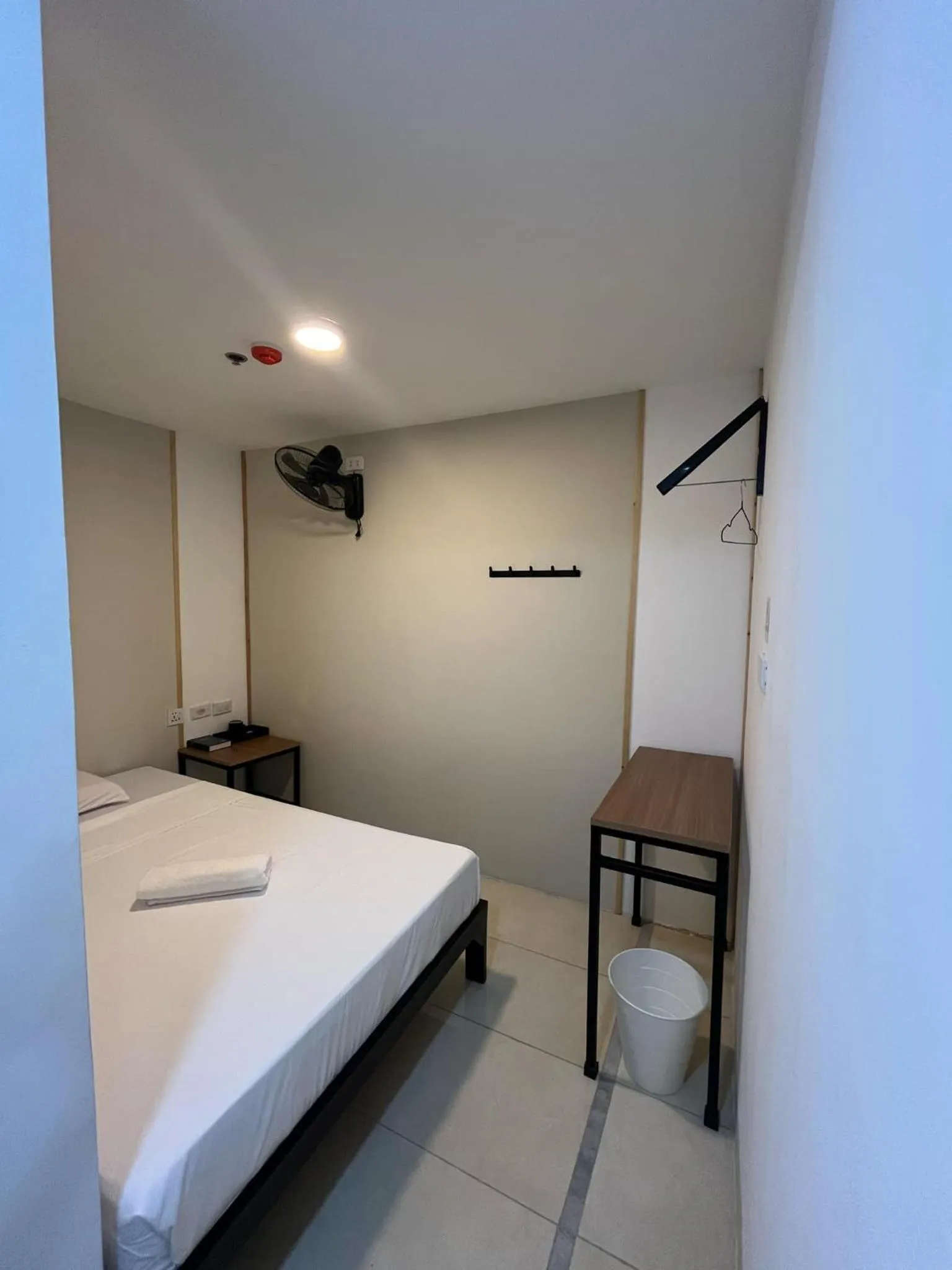 Single Bed in Dormitory Room in Maine City Residences Tramo