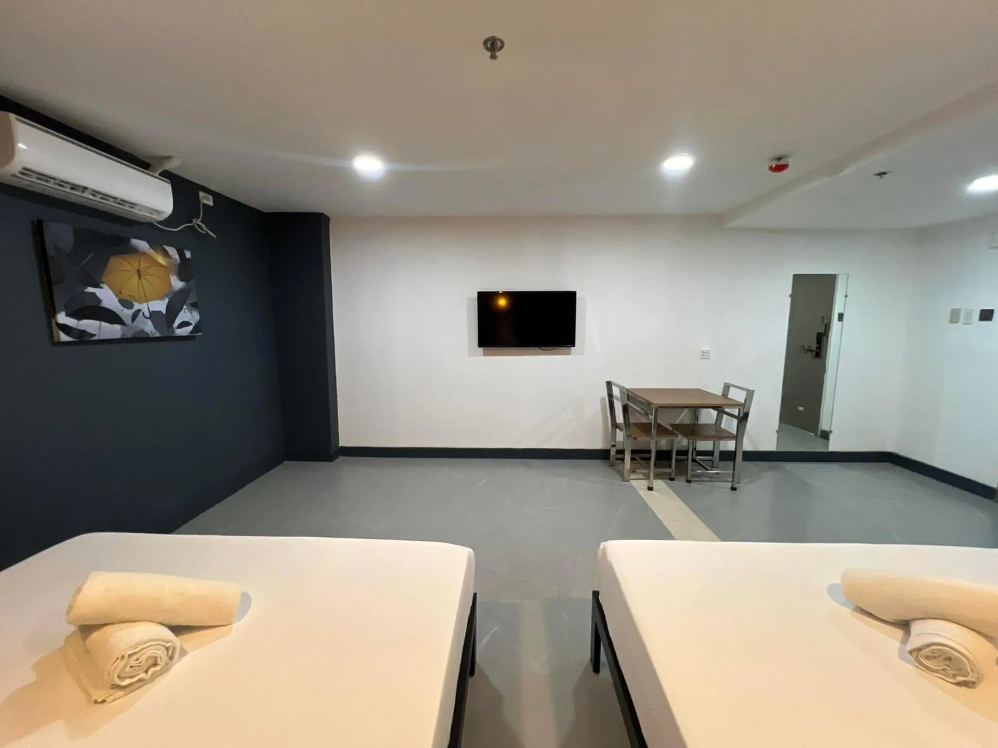 Bedroom, Bed in Maine City Residences Tramo