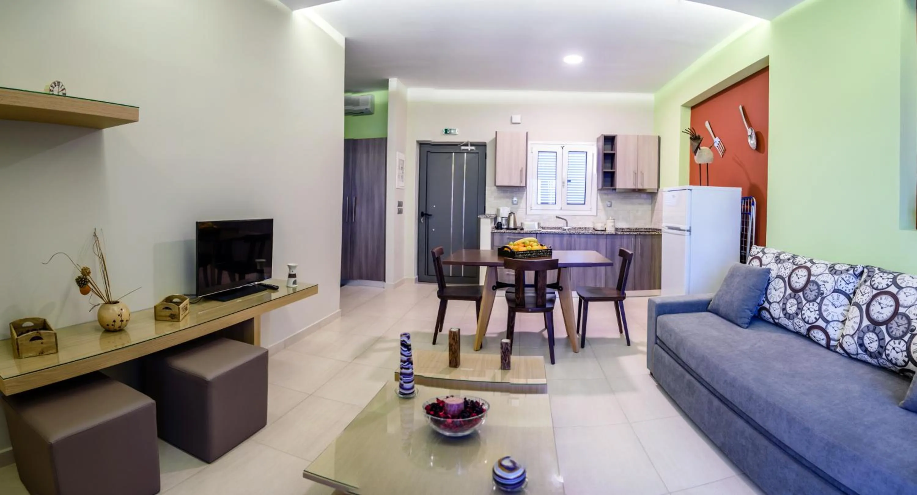 Communal lounge/ TV room in Ionion Beach Apartment Hotel & Spa