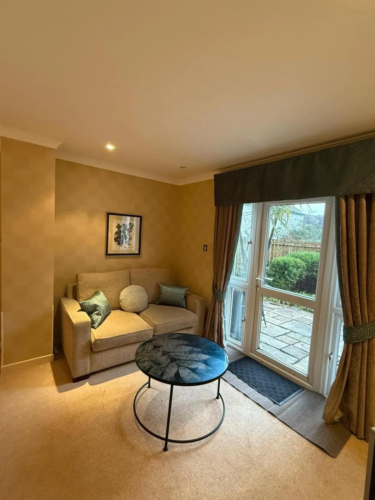 Bedroom, Bed in The Airds Hotel and Restaurant