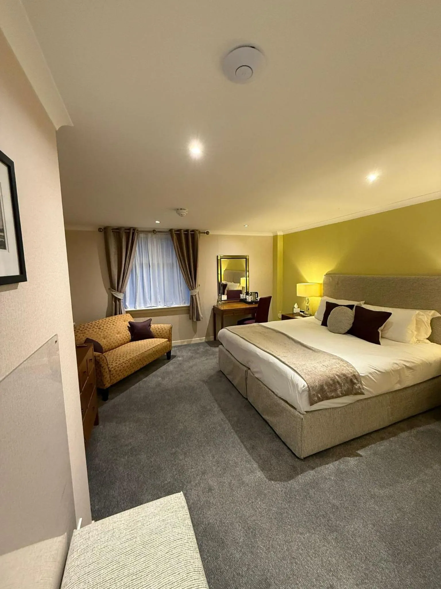 Bedroom, Bed in The Airds Hotel and Restaurant