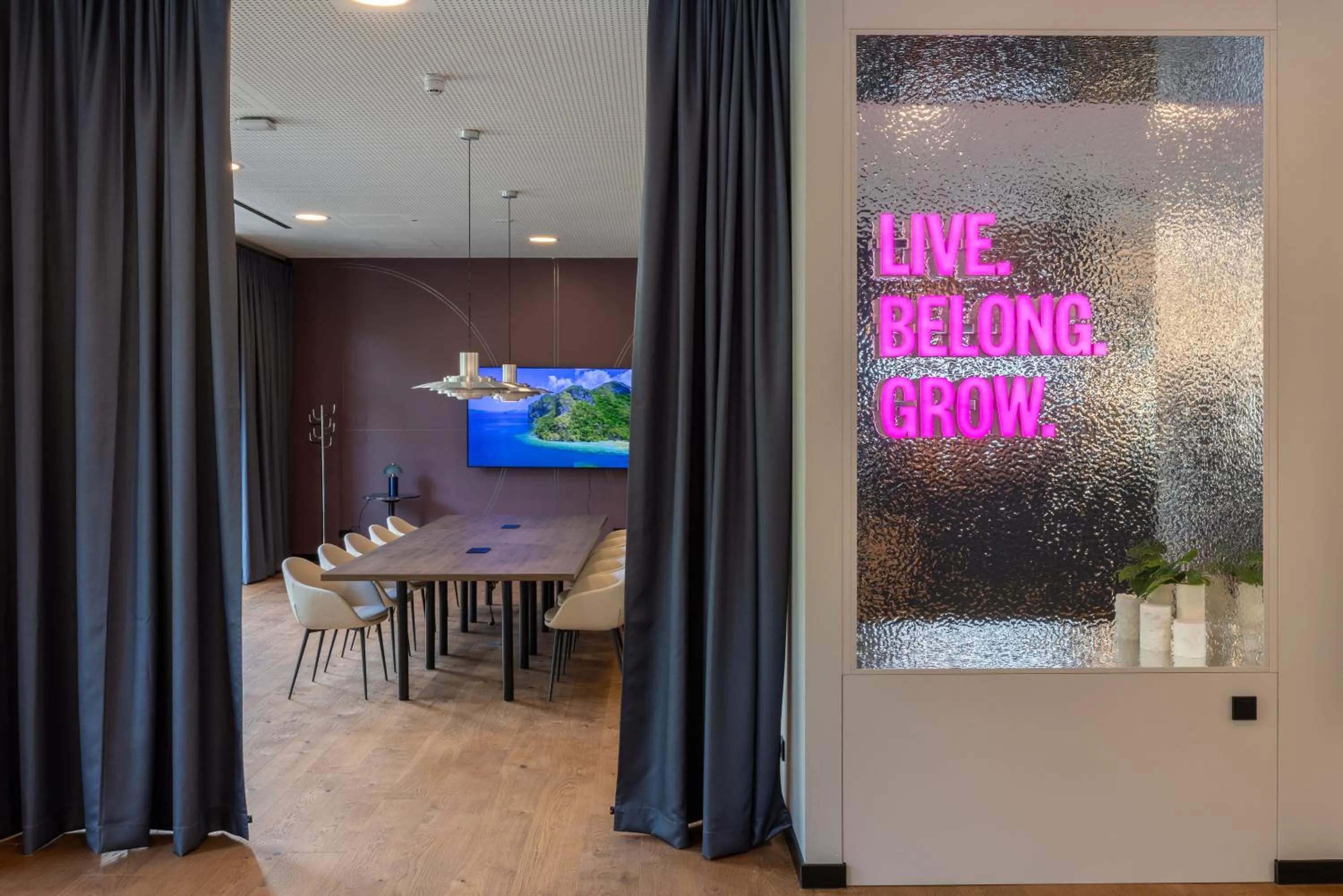 Communal lounge/ TV room in The Base Munich