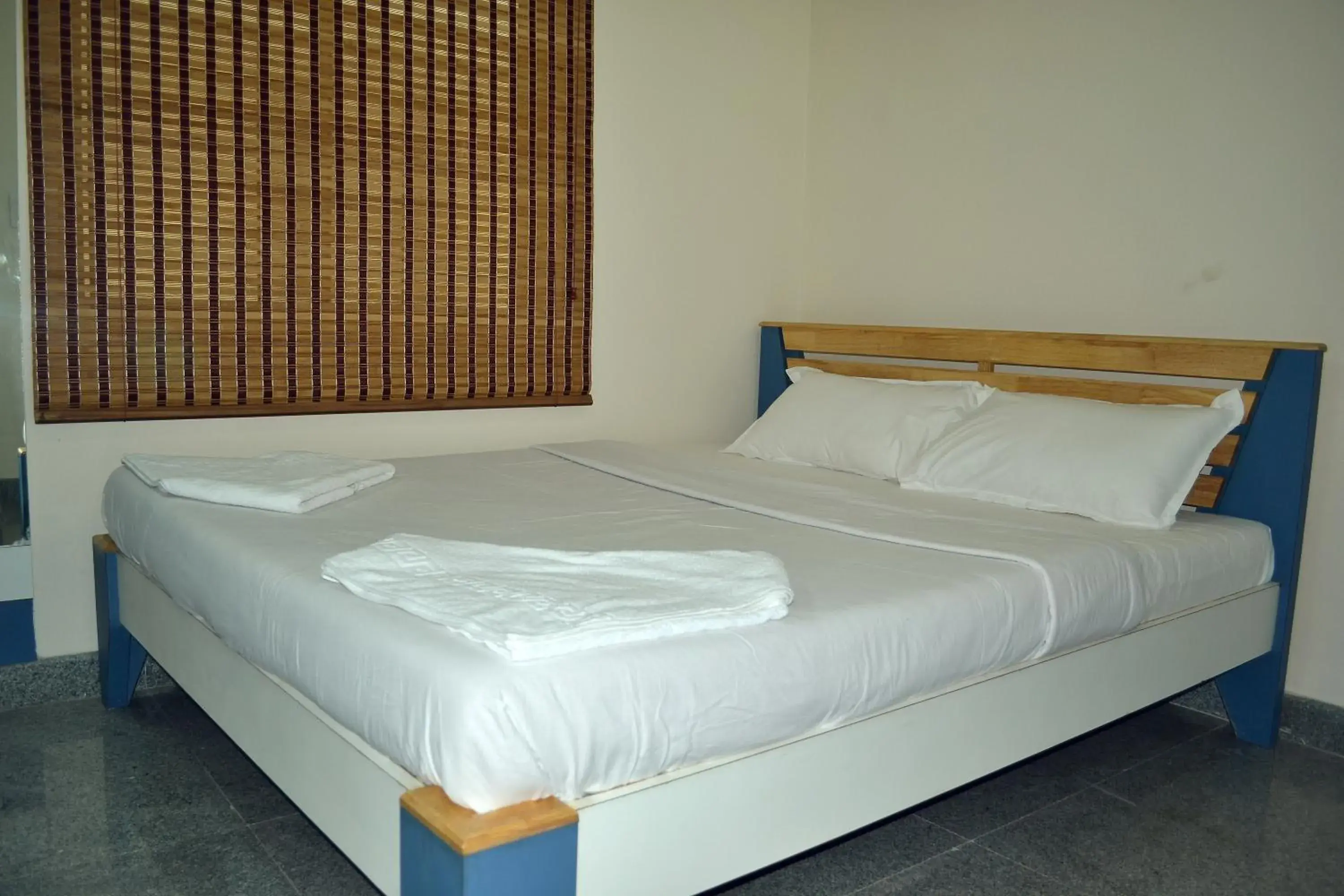 Bedroom in Metro Park Bedroom in Metro Park