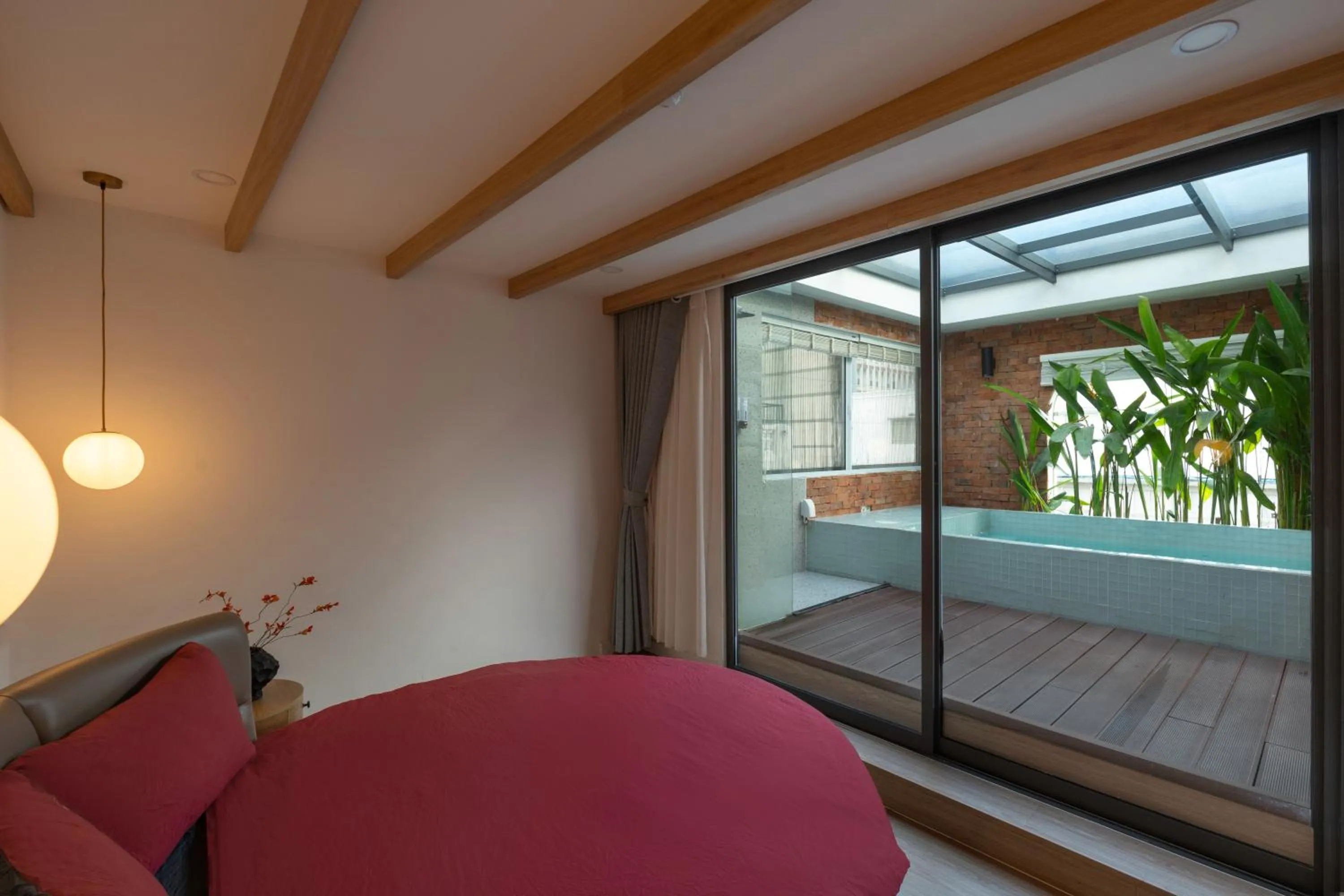 View (from property/room), Bed in Zeus Living - City Central