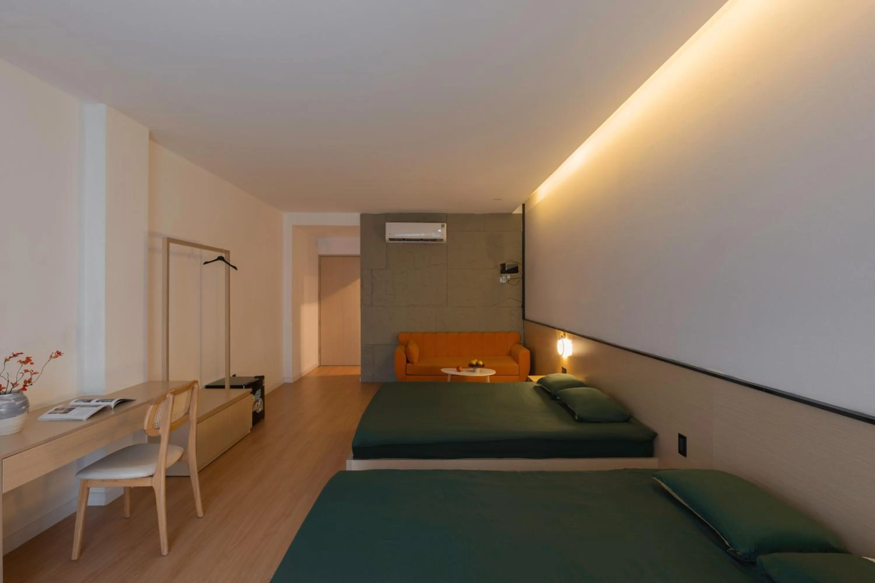 Property building, Bed in Zeus Living - City Central