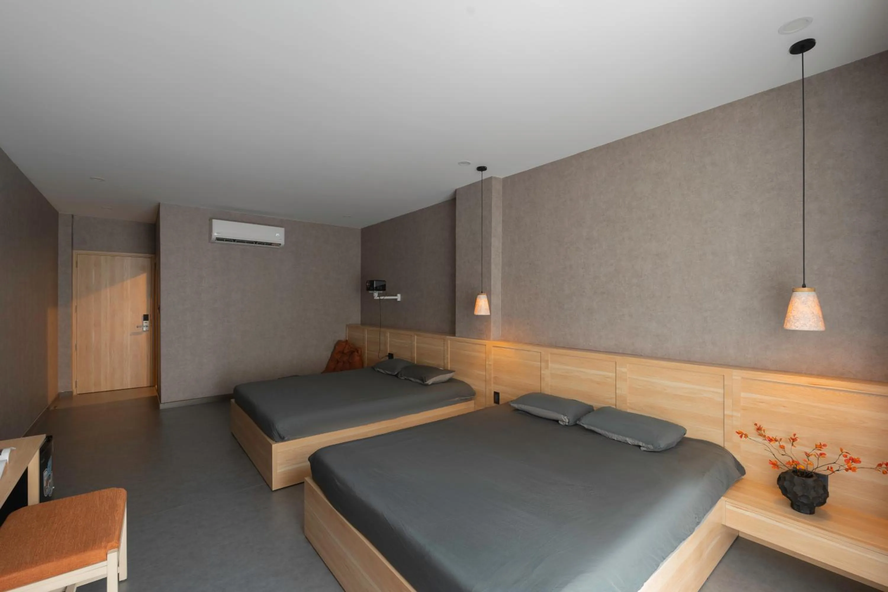 Property building, Bed in Zeus Living - City Central