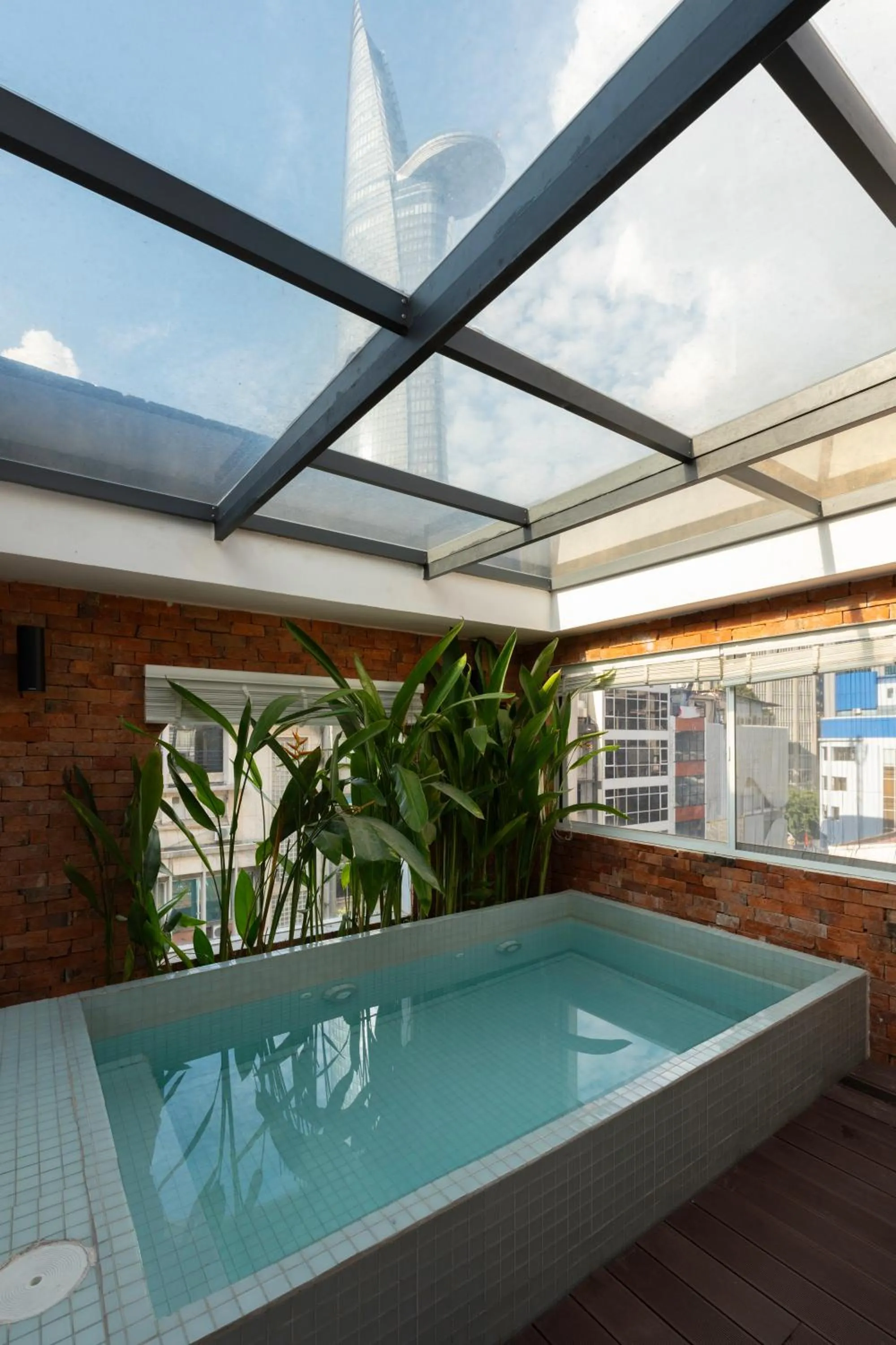 Day in Zeus Living - City Central