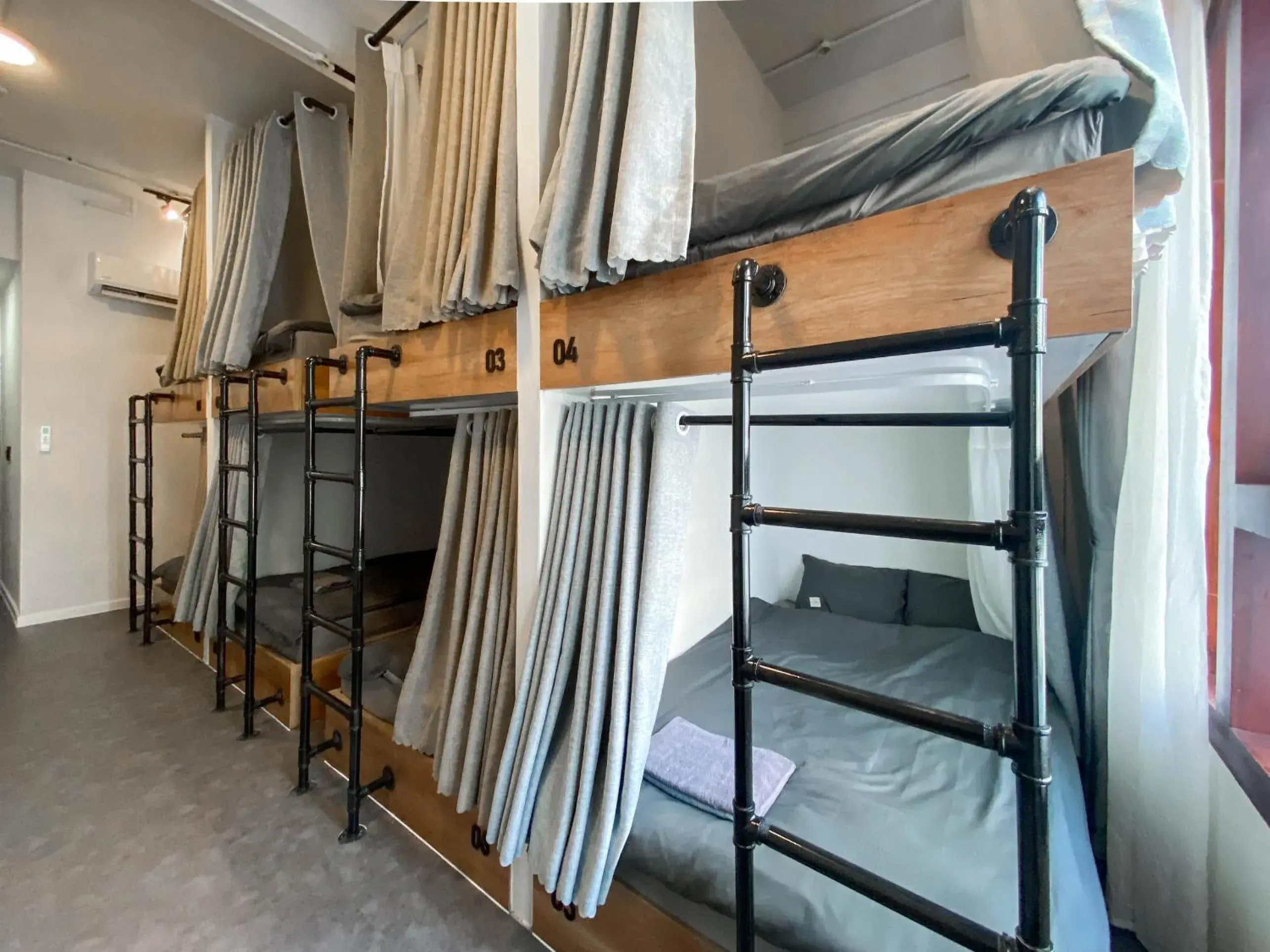 Bed in 8-Bed Mixed Dormitory Room in Zeus Living - City Central Bed in 8-Bed Mixed Dormitory Room in Zeus Living - City Central