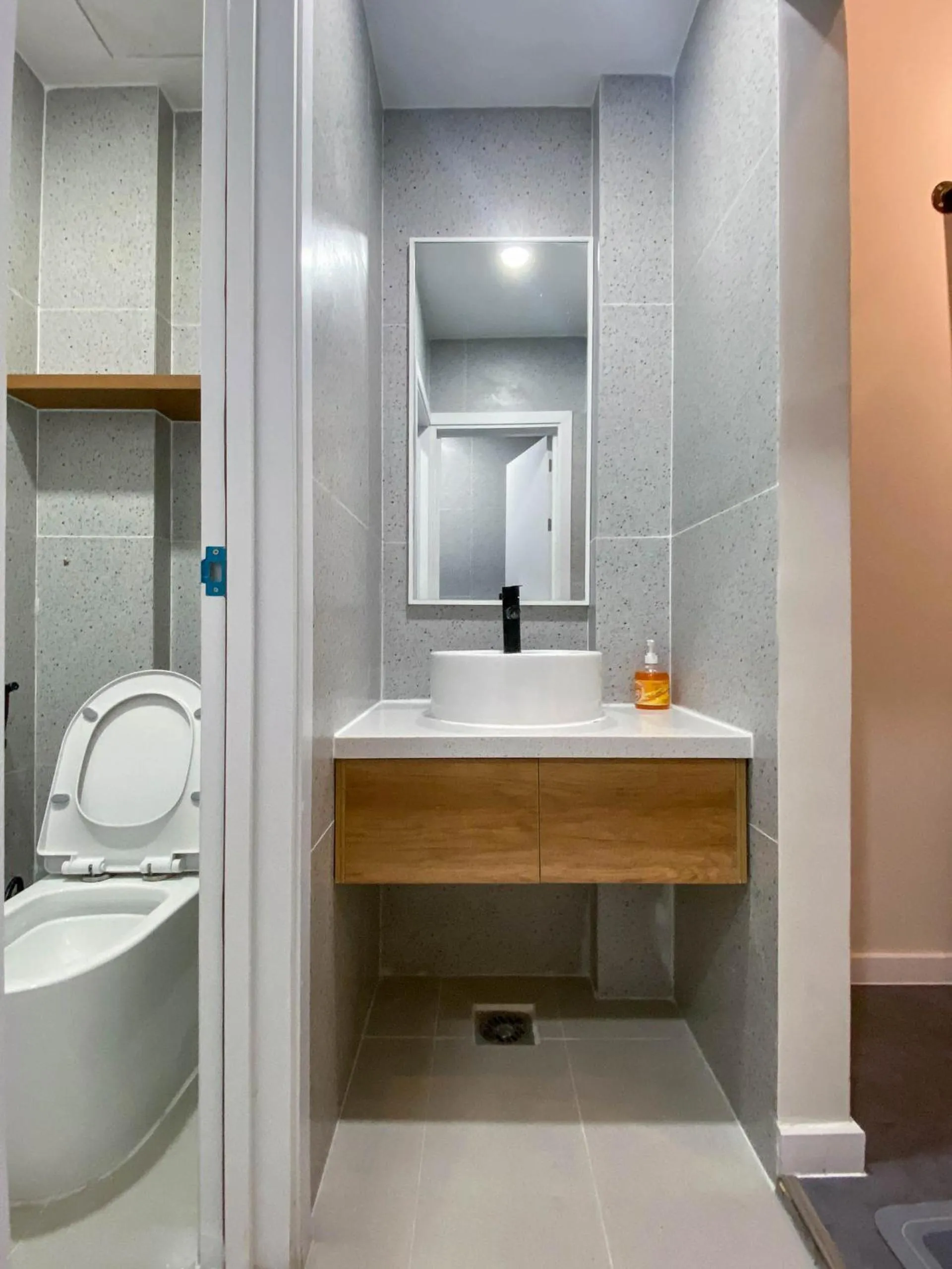 Shower in Zeus Living - City Central