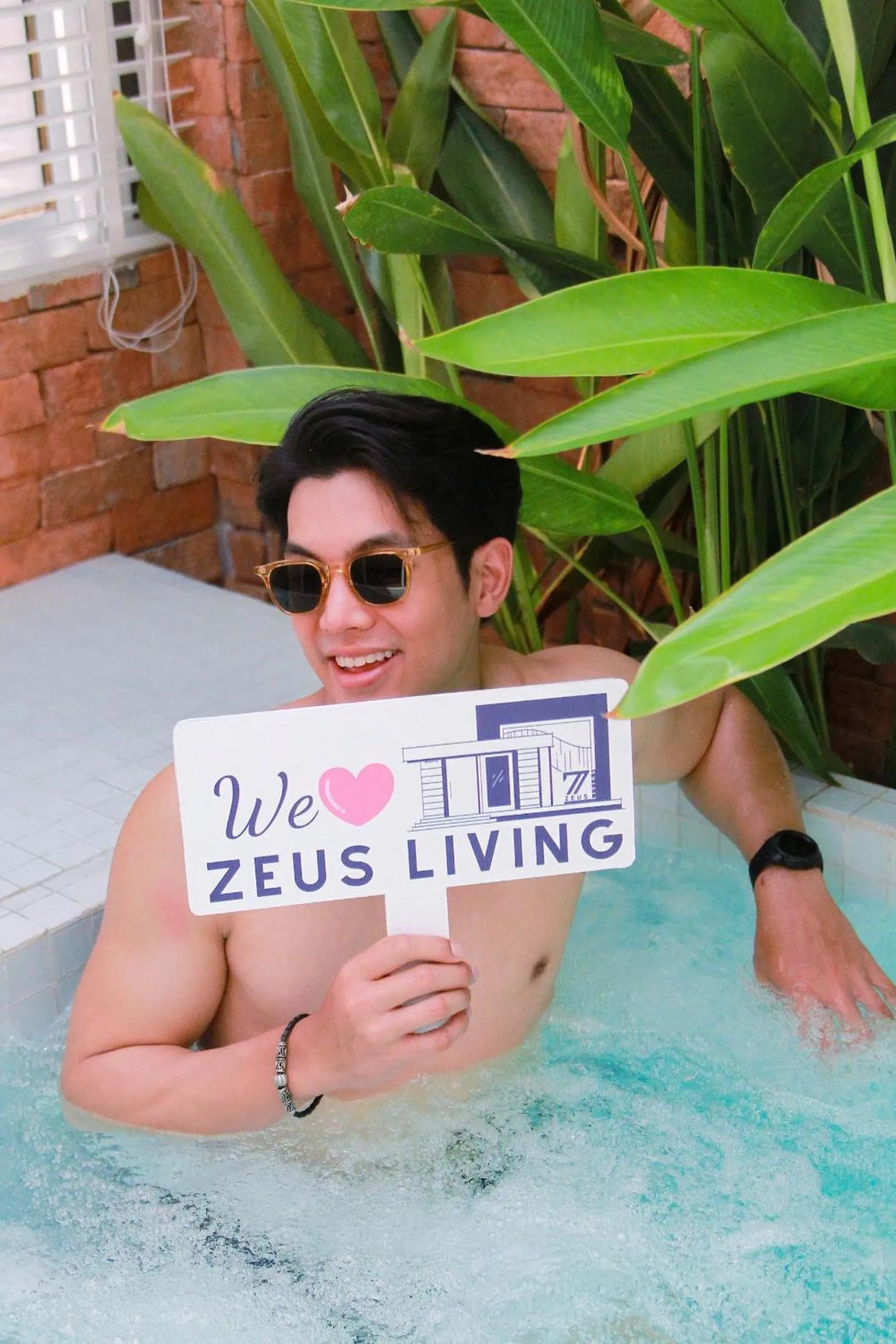 Swimming pool in Zeus Living - City Central