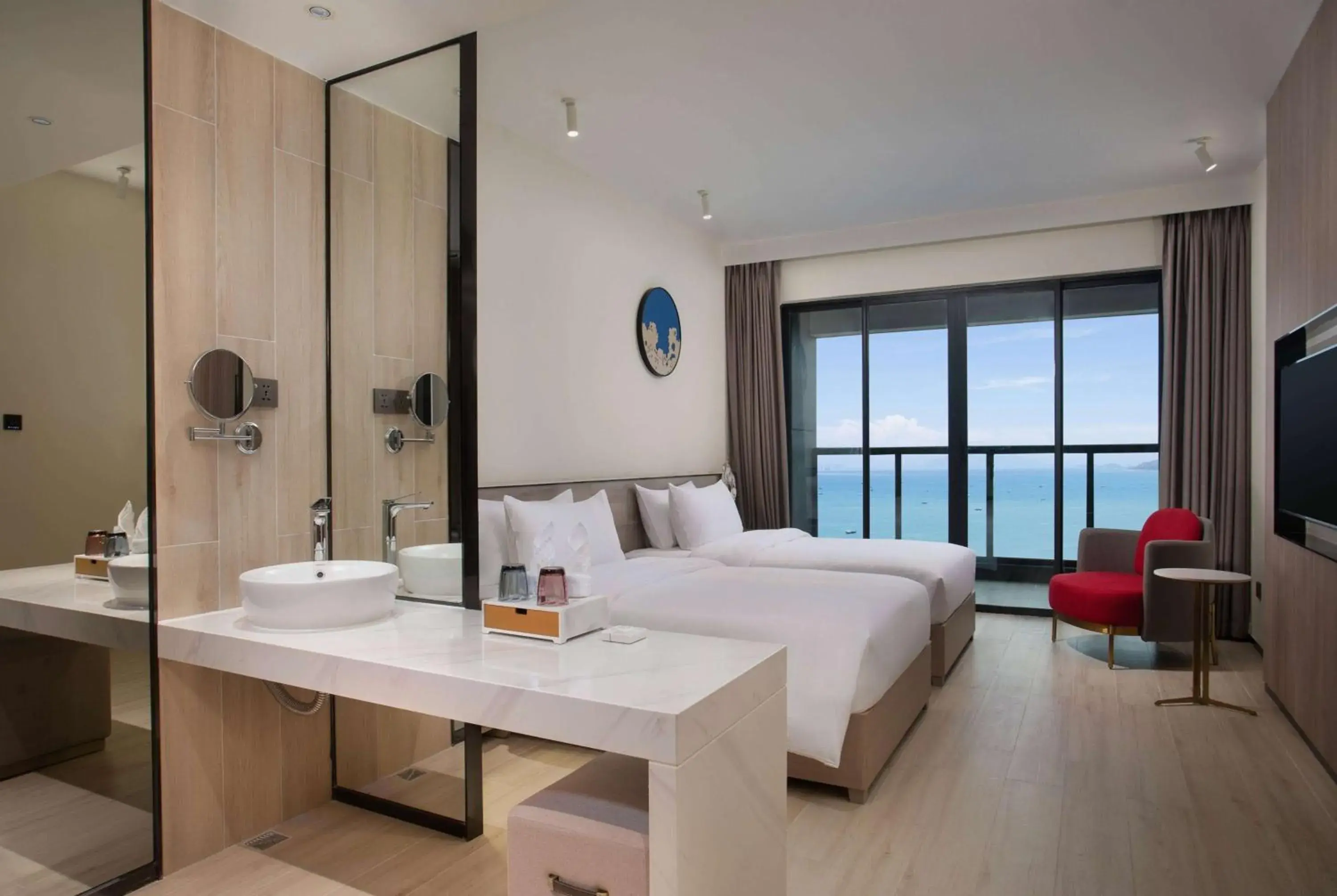 Photo of the whole room in Ramada by Wyndham Huizhou Double Moon Bay Photo of the whole room in Ramada by Wyndham Huizhou Double Moon Bay