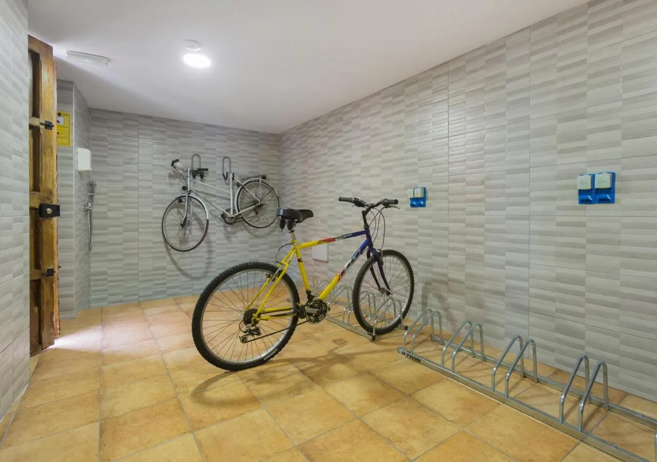 Cycling in Art Boutique La Casona de las Flores