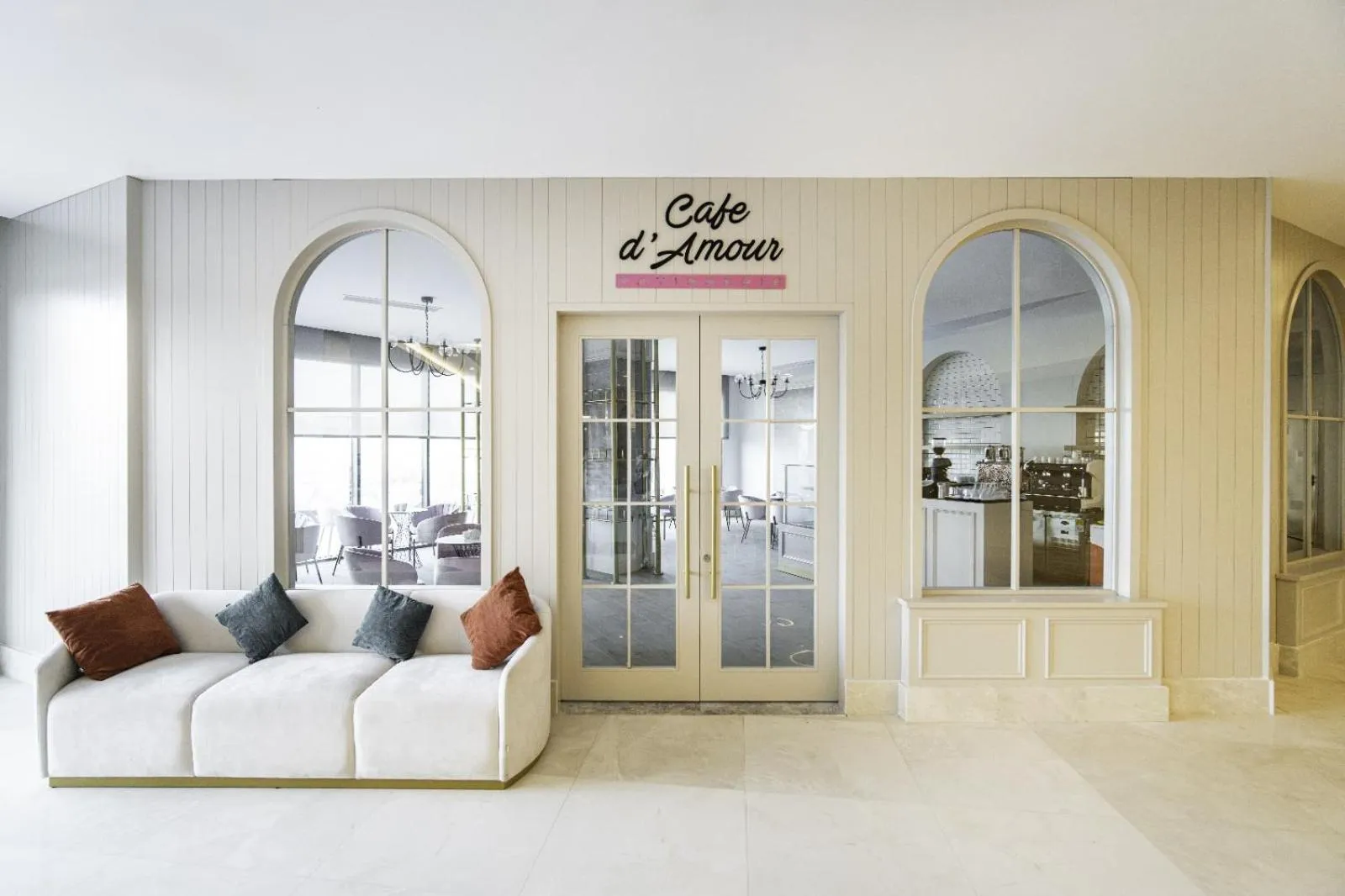 Bed in SIDE MOON PALACE