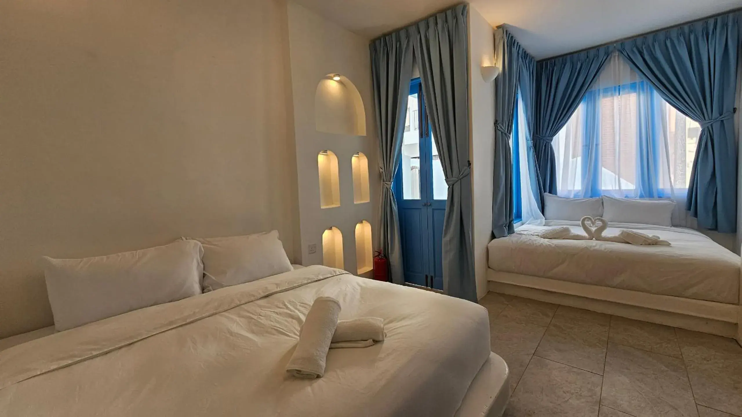 Bed in Ipoh Santorini Hideaway - Hotel Inspired Bed in Ipoh Santorini Hideaway - Hotel Inspired